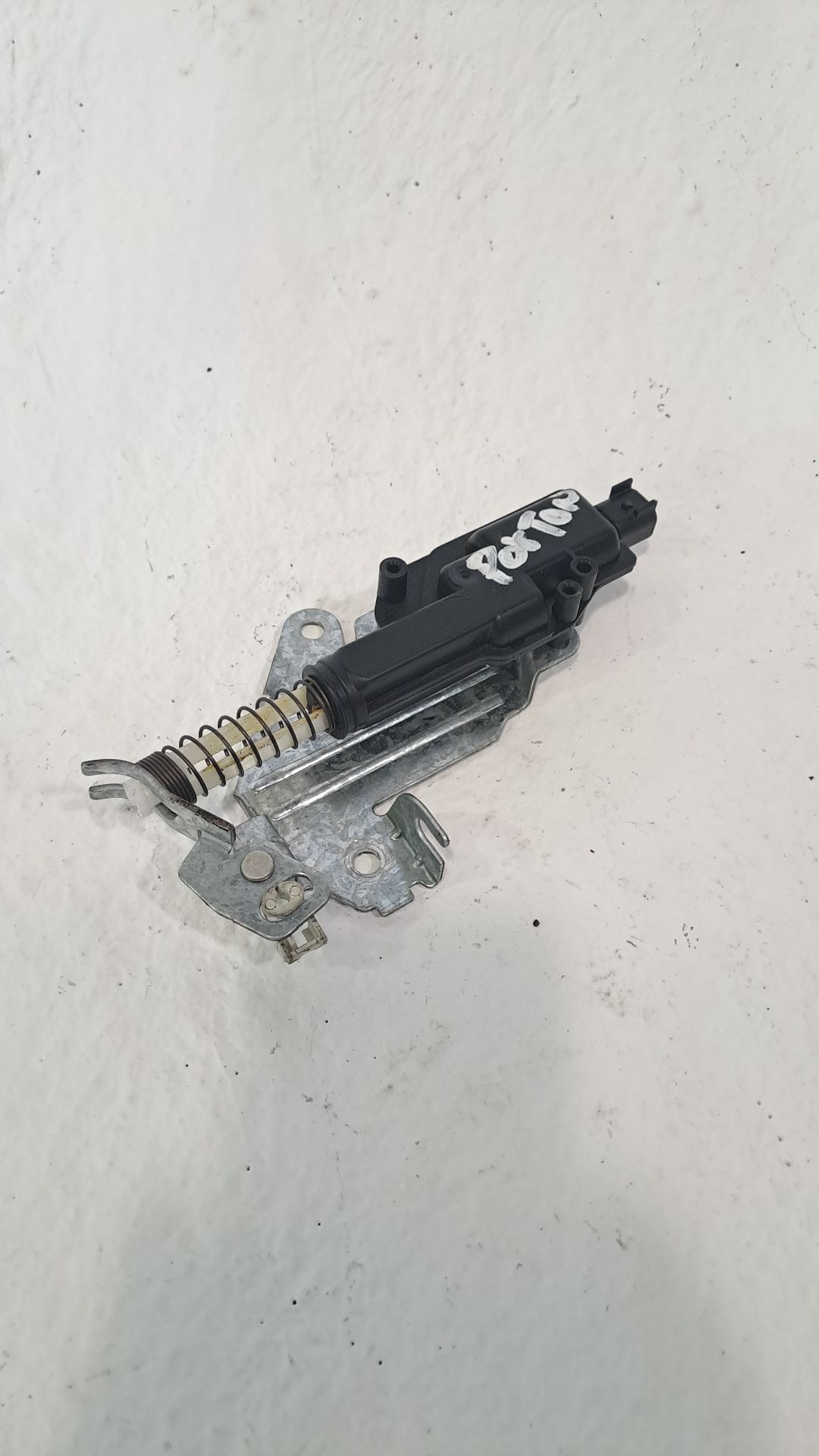 Serrure de coffre/hayon FORD FIESTA (CBK)