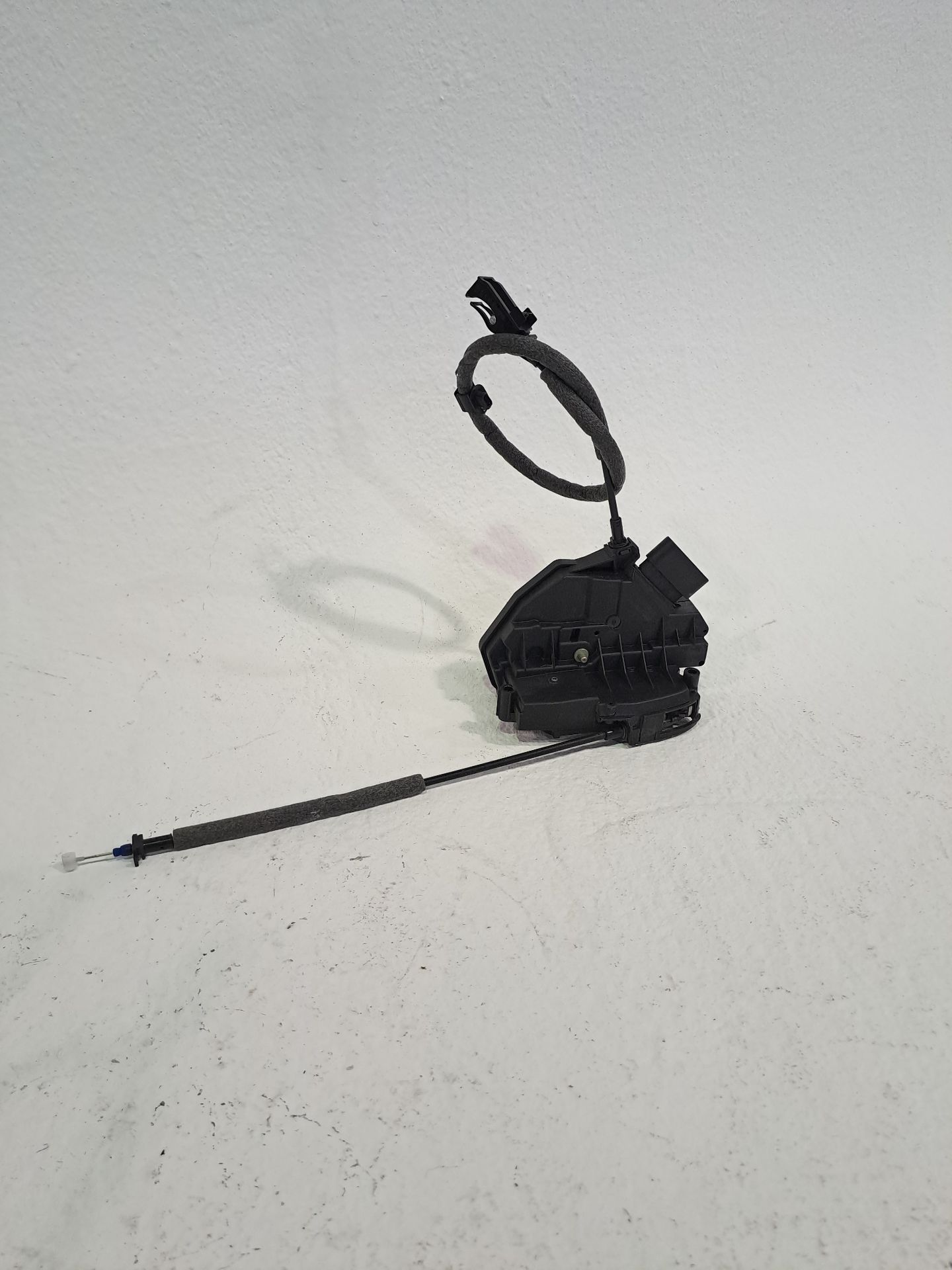 Serrure porte avant droite FORD FOCUS