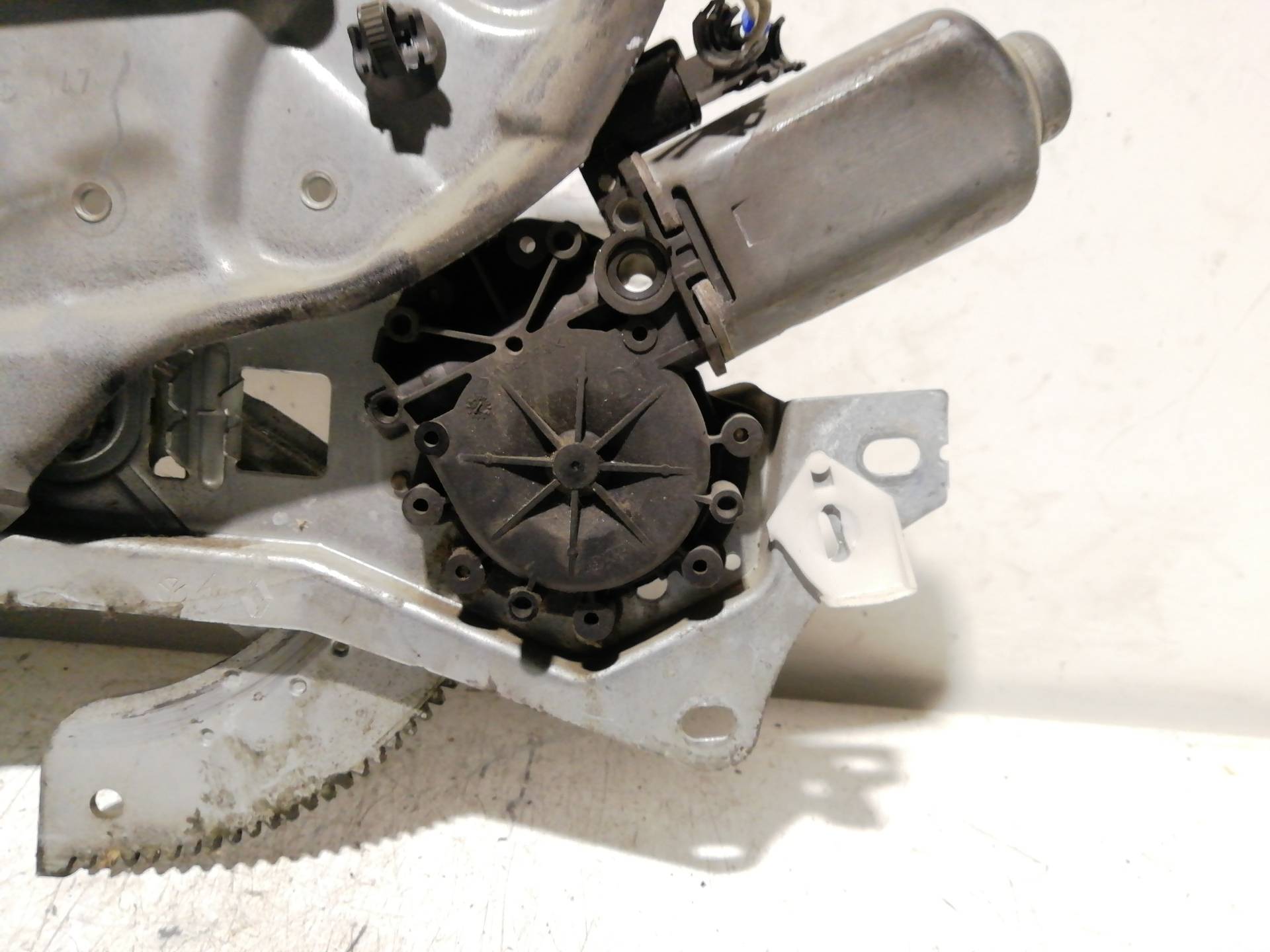 Front Left Window Motor RENAULT LAGUNA (B56)