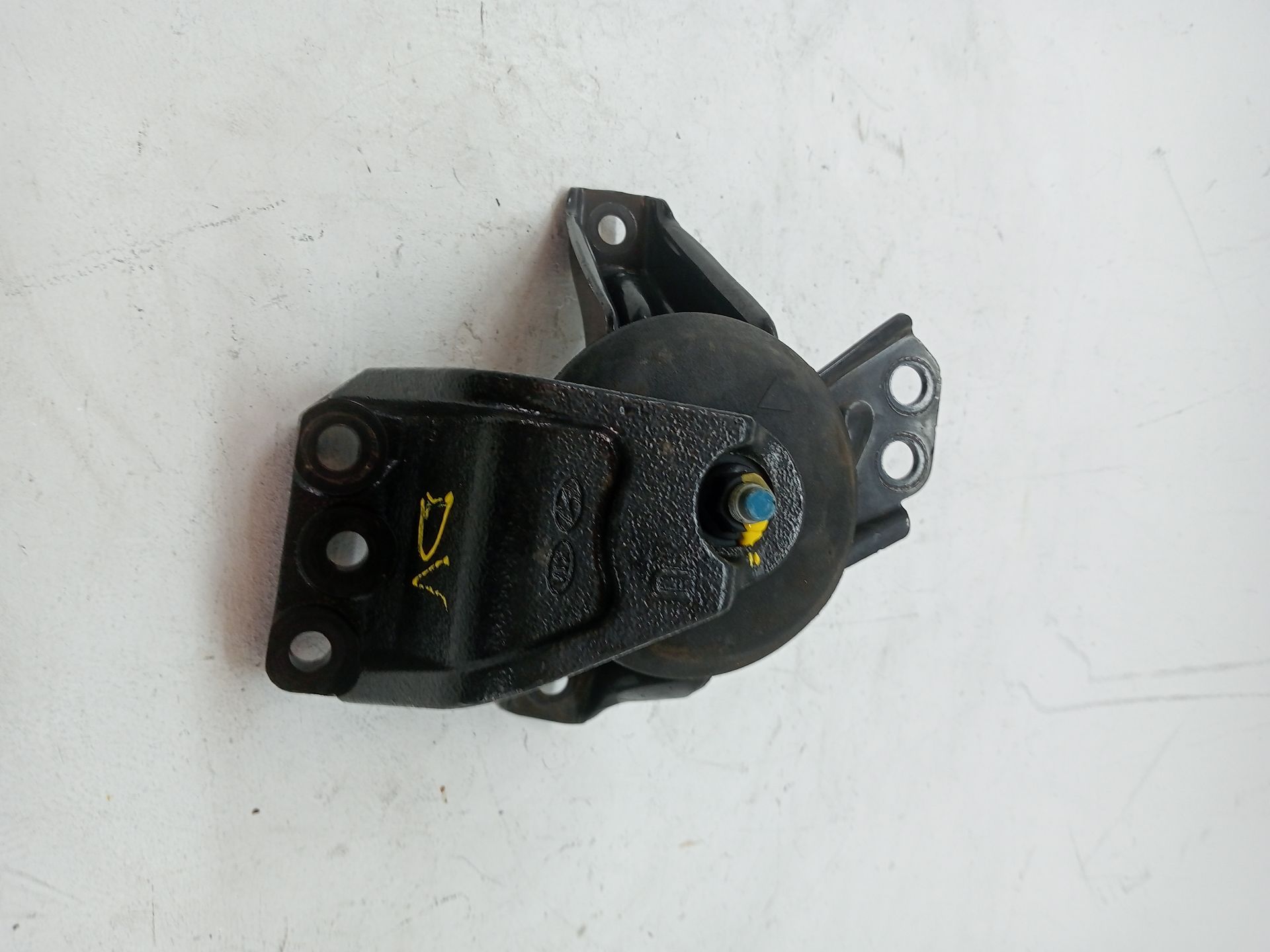 Engine mount HYUNDAI TUCSON