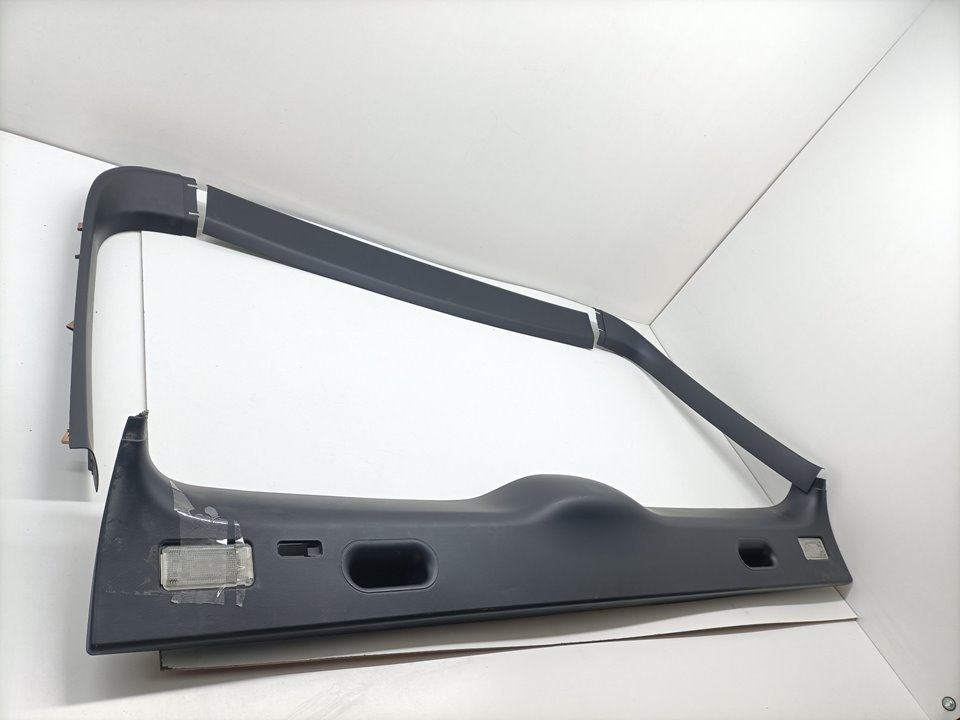 Revestimento tampa traseira BMW X5 (E53)