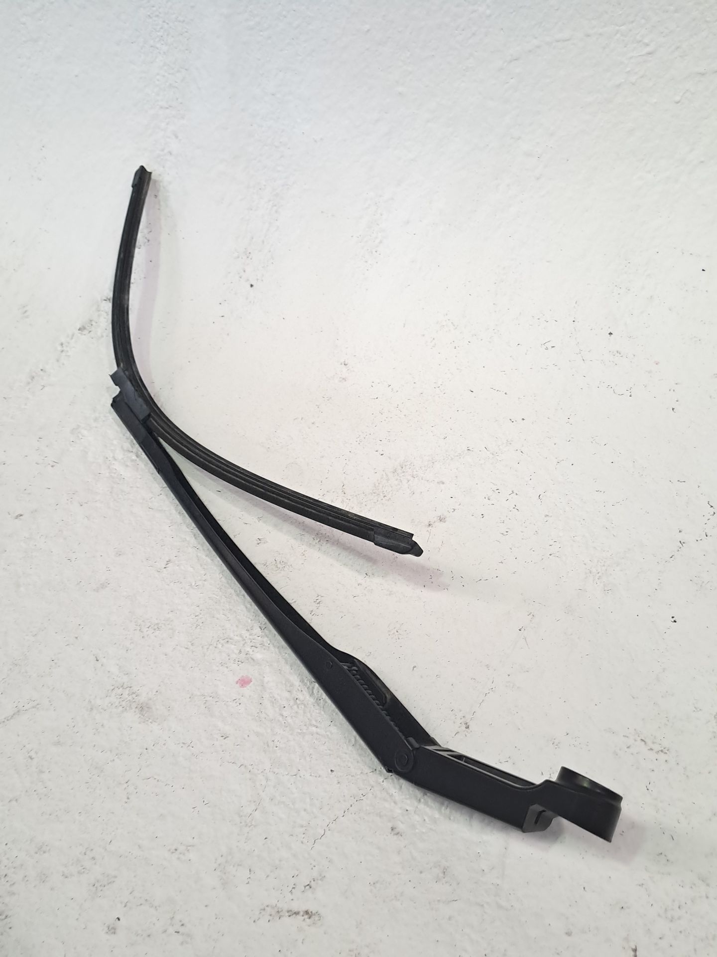 Bras d'essuie-glace avant gauche HONDA CIVIC VIII HATCHBACK (FN, FK)