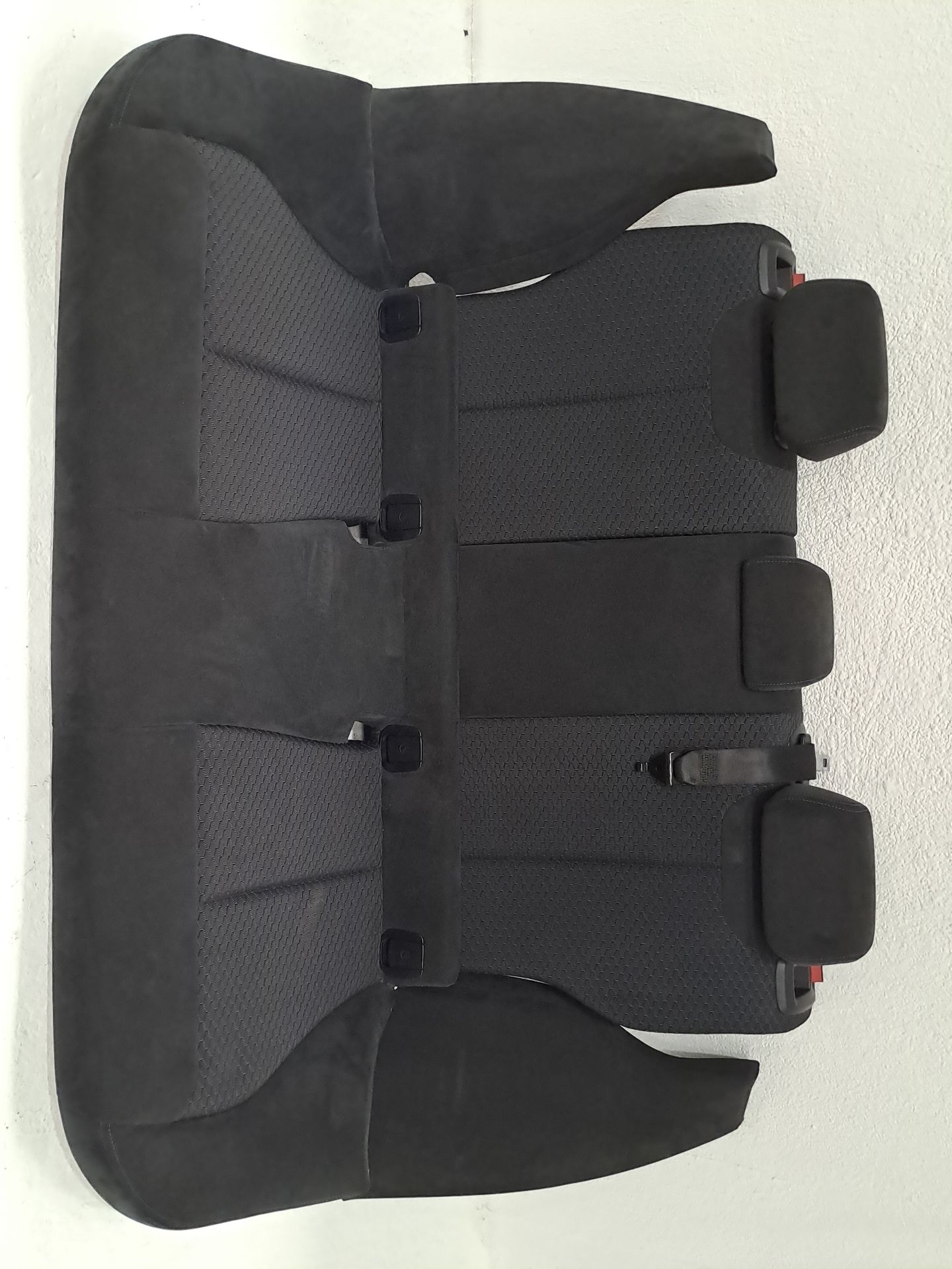 Fechadura dos bancos traseiros BMW 1 (F20)