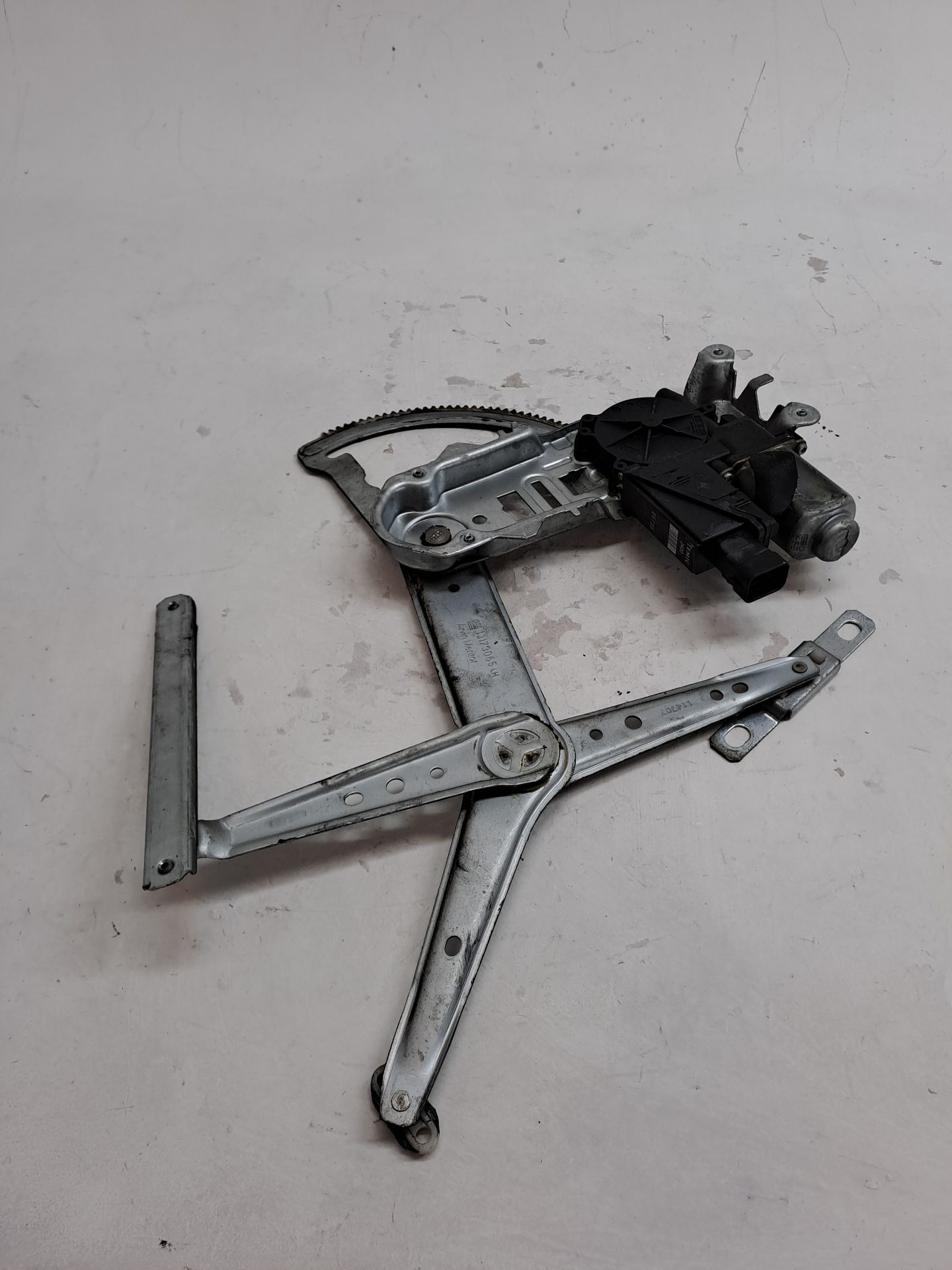 ELEVALUNAS DELANTERO IZQUIERDO OPEL CORSA C