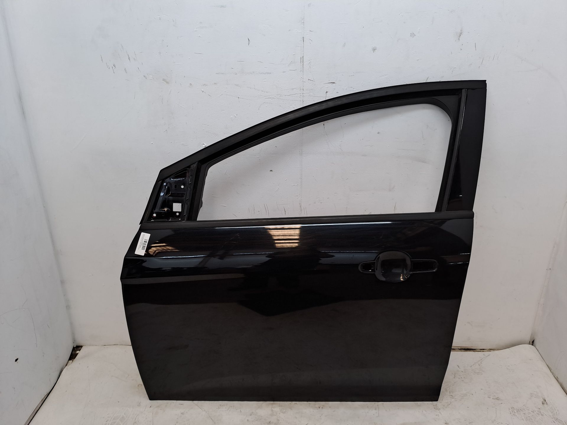 Front Door Left FORD FOCUS LIM. (CB8)