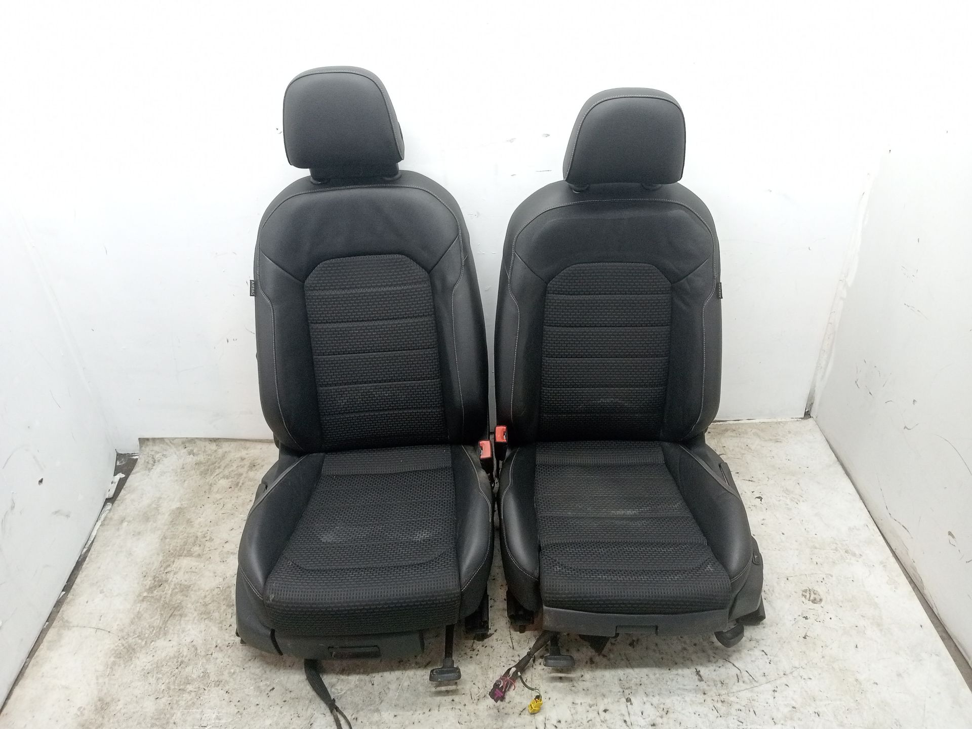 Jeu de sièges complet VOLKSWAGEN GOLF VII SPORTSVAN