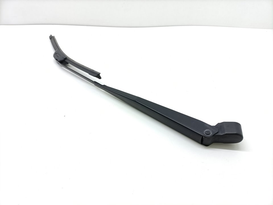 Front Right Wiper Arm NISSAN TERRANO/TERRANO.II (R20)