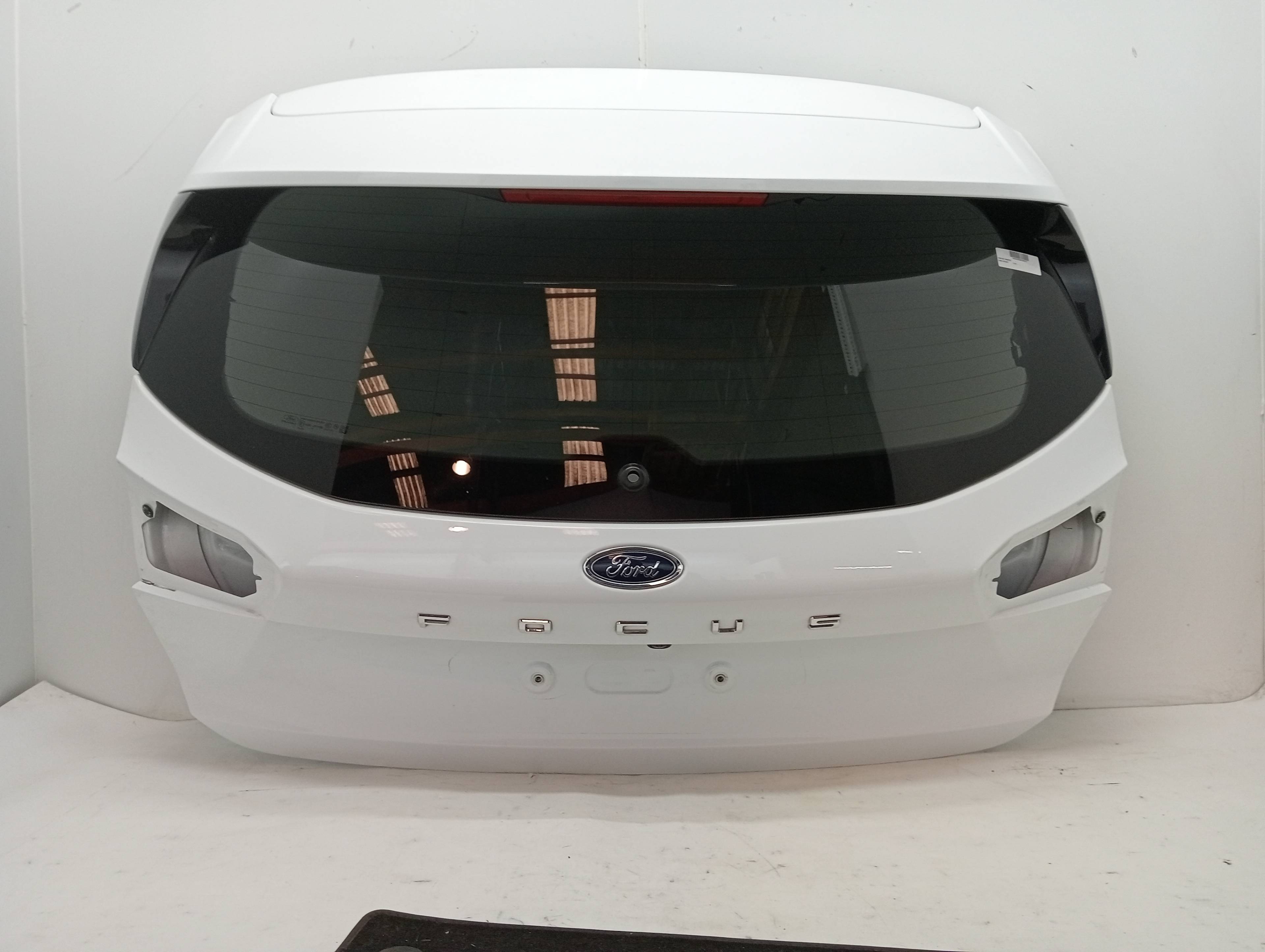 Tampa traseira FORD FOCUS