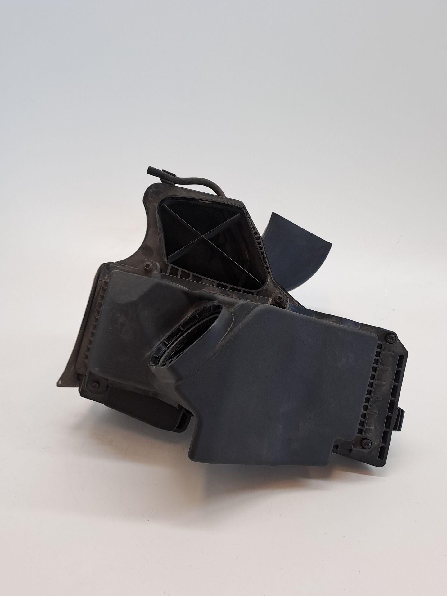 Air Filter Housing AUDI Q5 (8R)