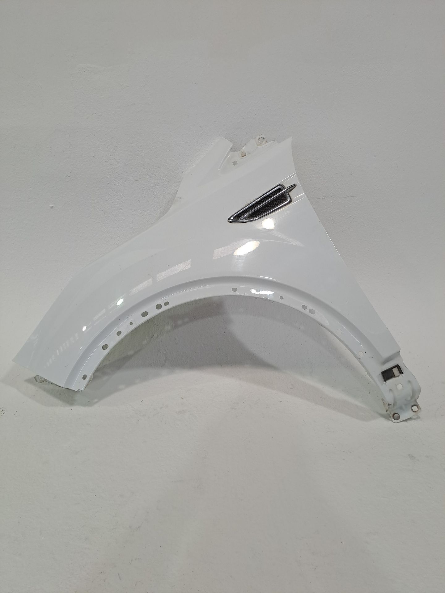 Parafango anteriore sinistro FORD KUGA (CBS)