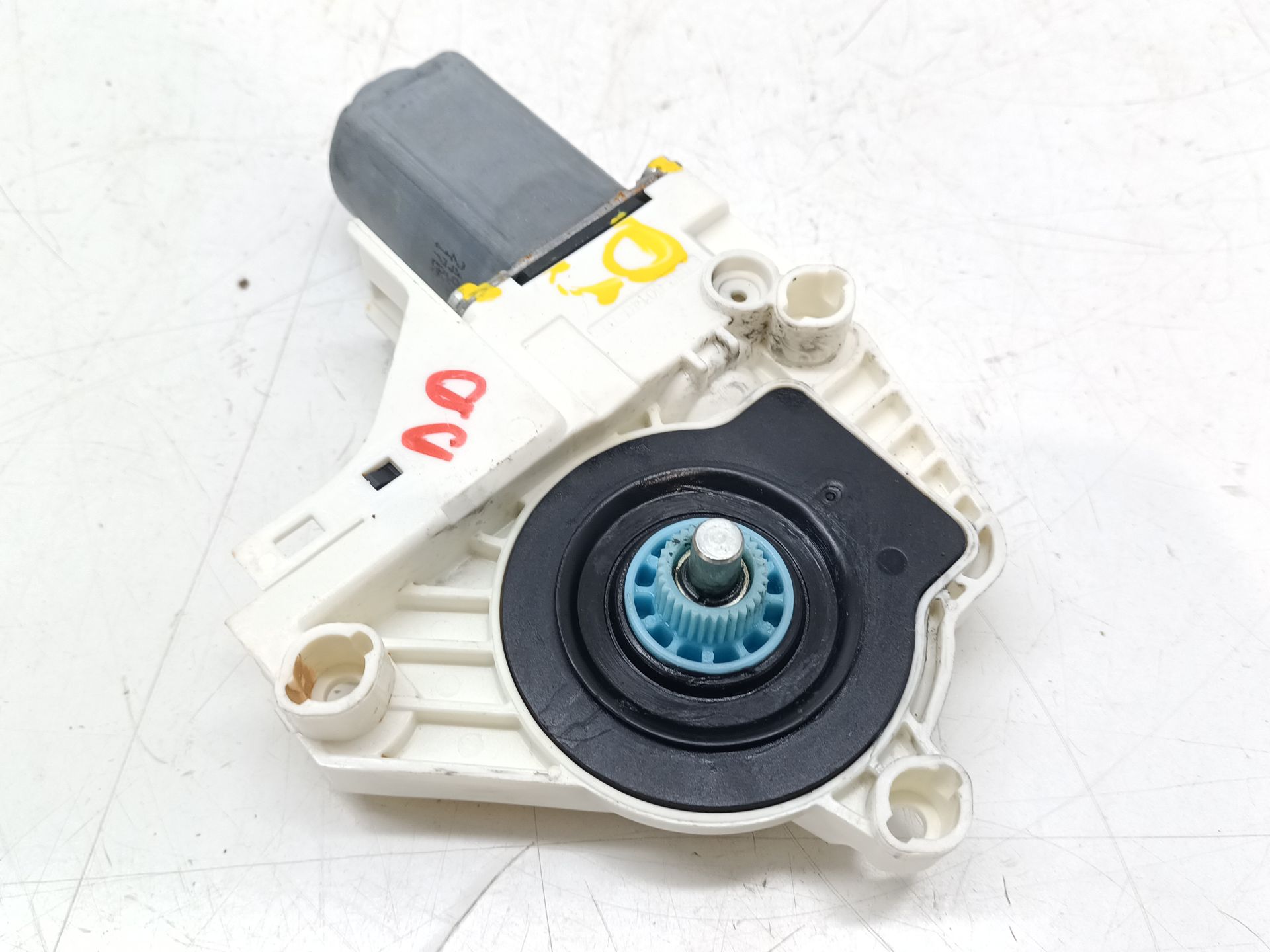 Front Right Window Motor AUDI Q5 (8R)