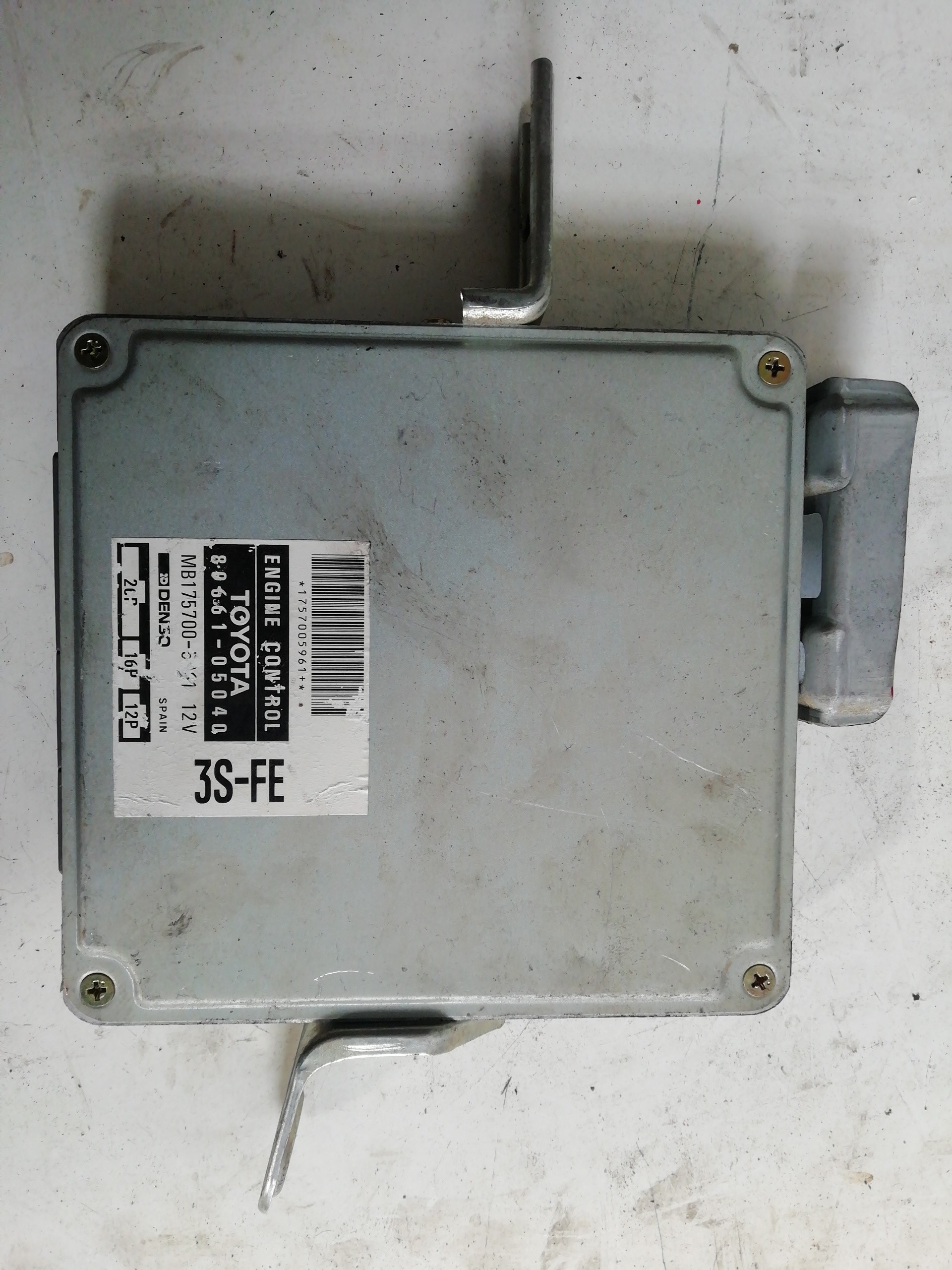 Engine control unit ECU TOYOTA AVENSIS BERLINA (T25)