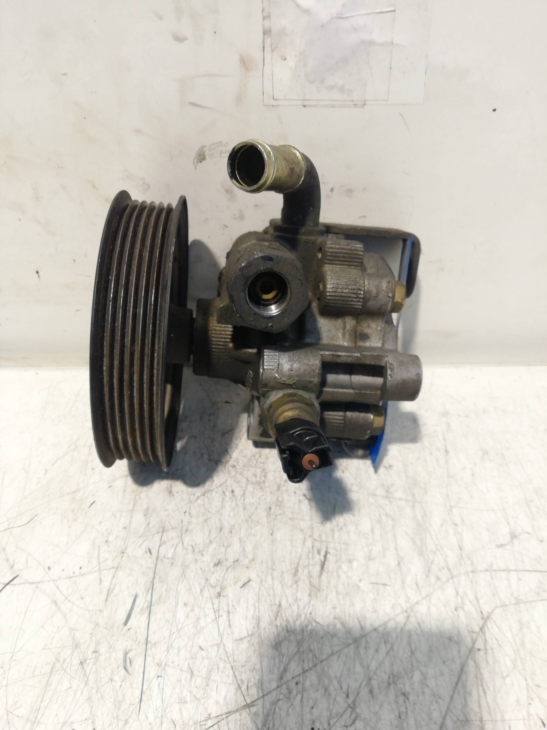 Pompe direction assistée TOYOTA AVENSIS BERLINA (T25)