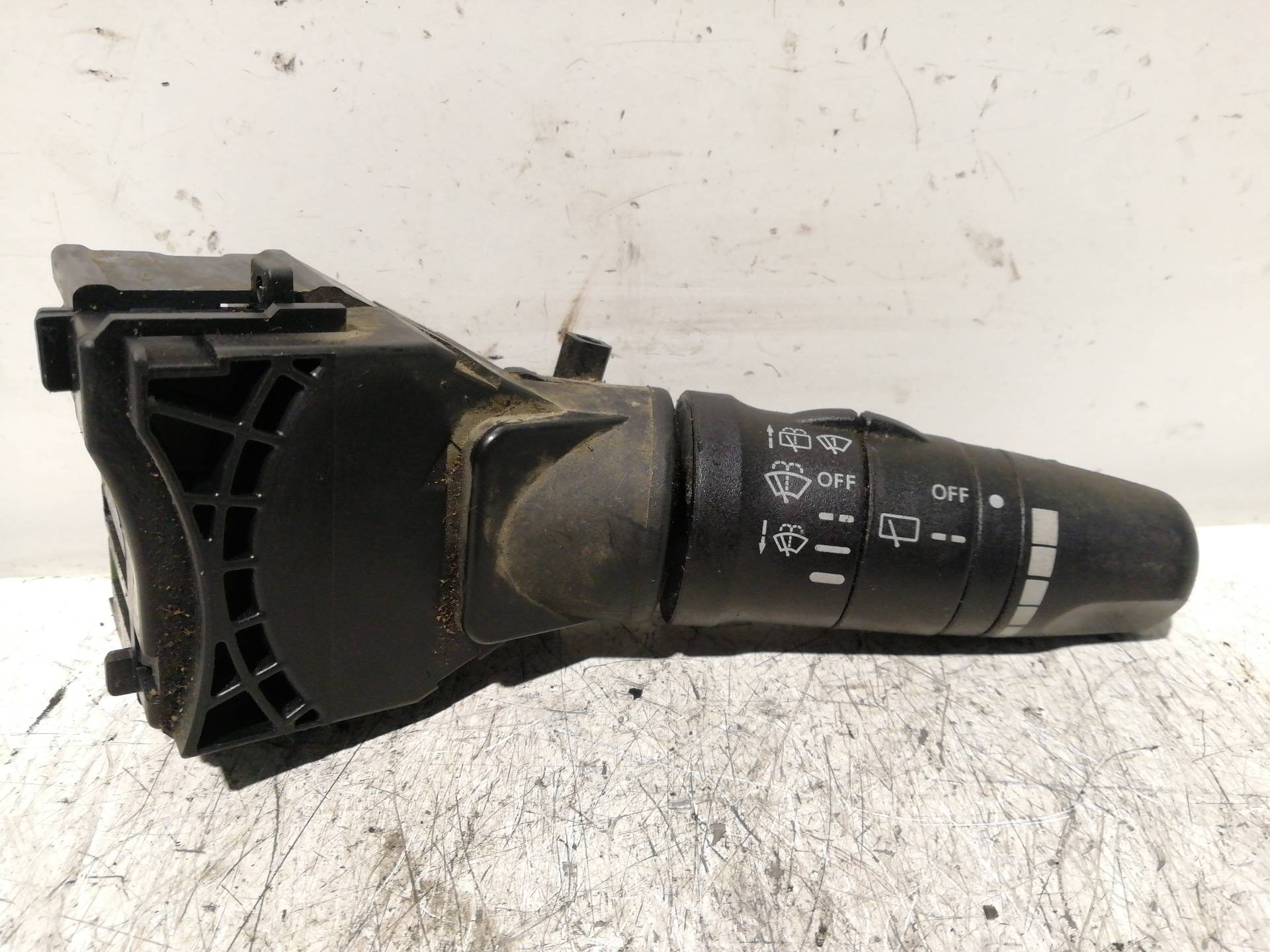 Commande d'essuie-glace NISSAN TERRANO/TERRANO.II (R20)