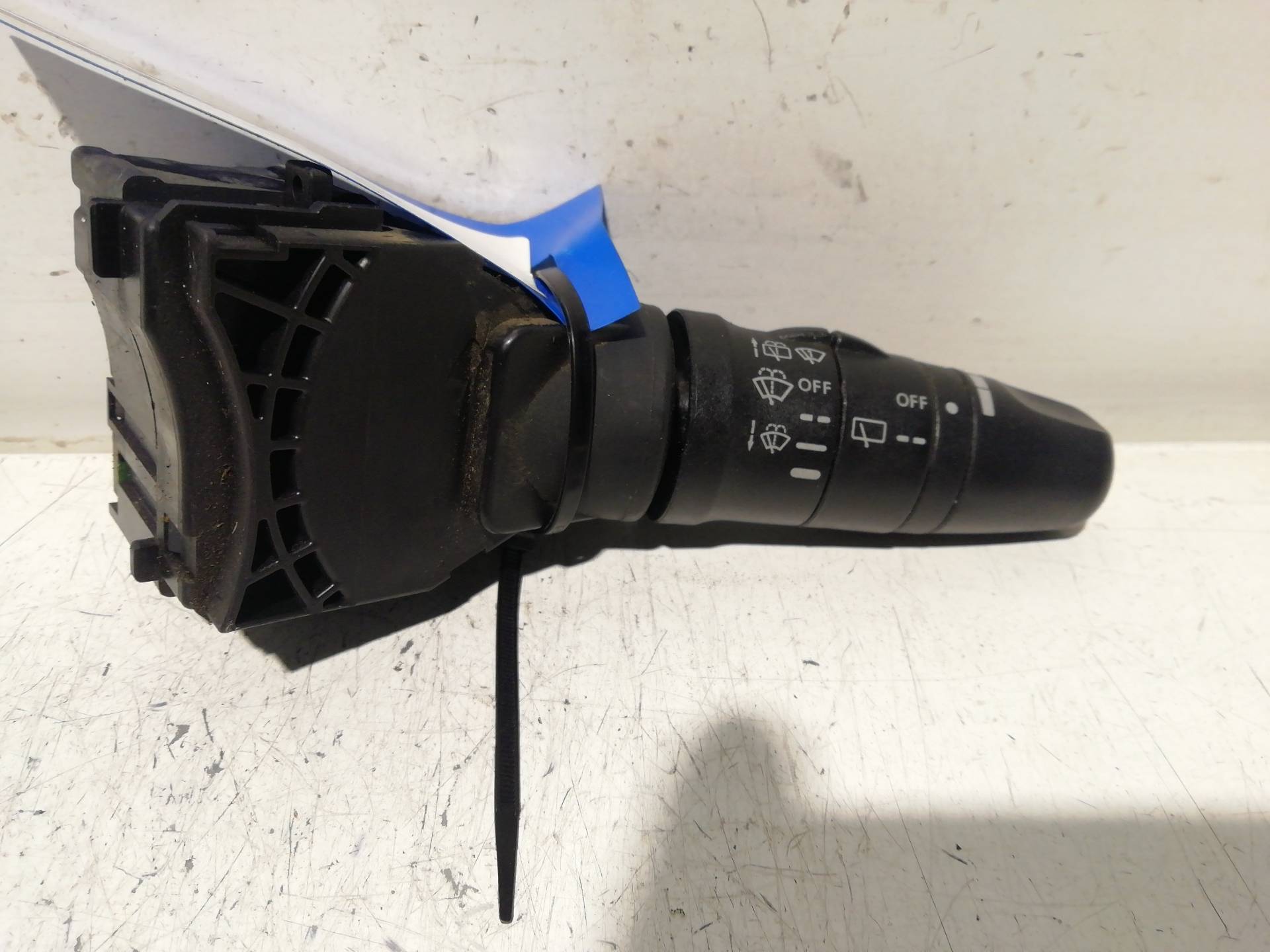 Commande d'essuie-glace NISSAN TERRANO (WD21)