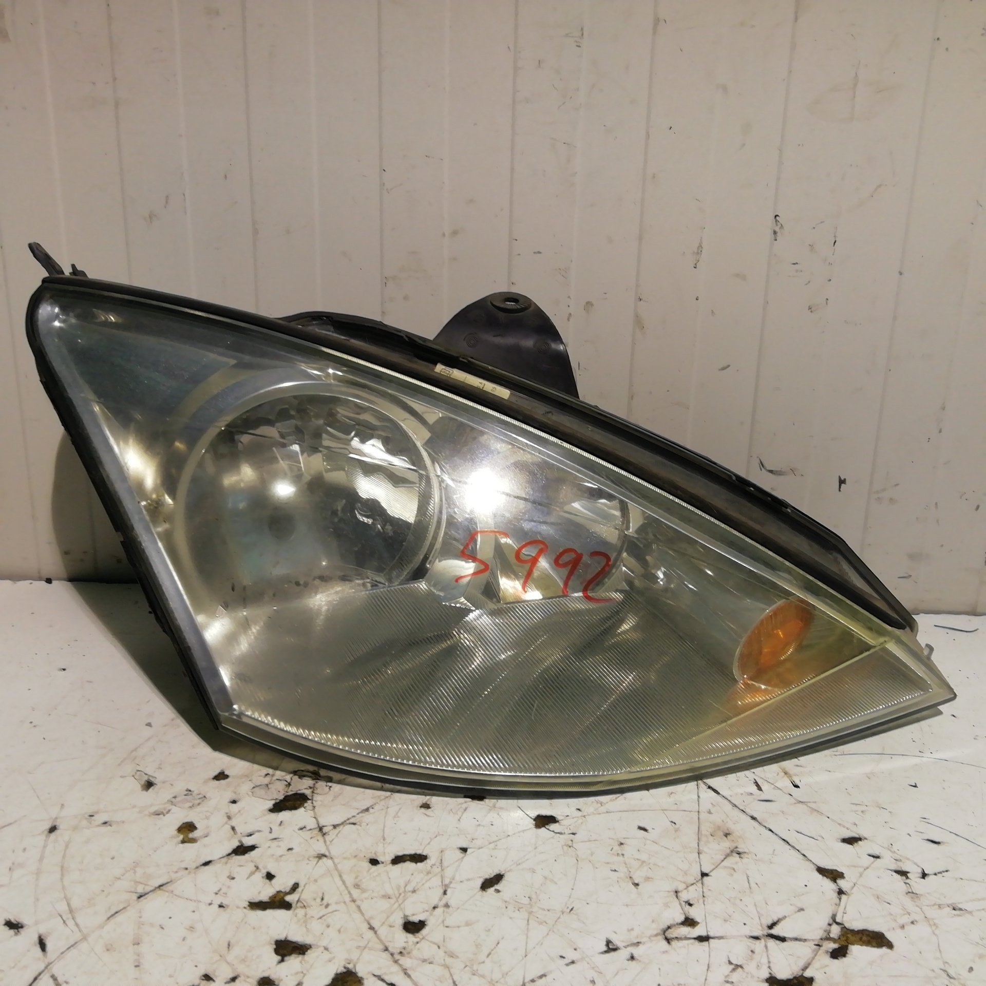Right headlight FORD FOCUS BERLINA (CAK)