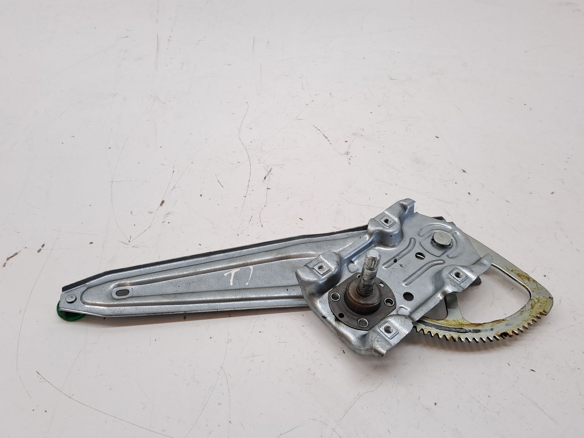 Rear left window regulator TOYOTA YARIS