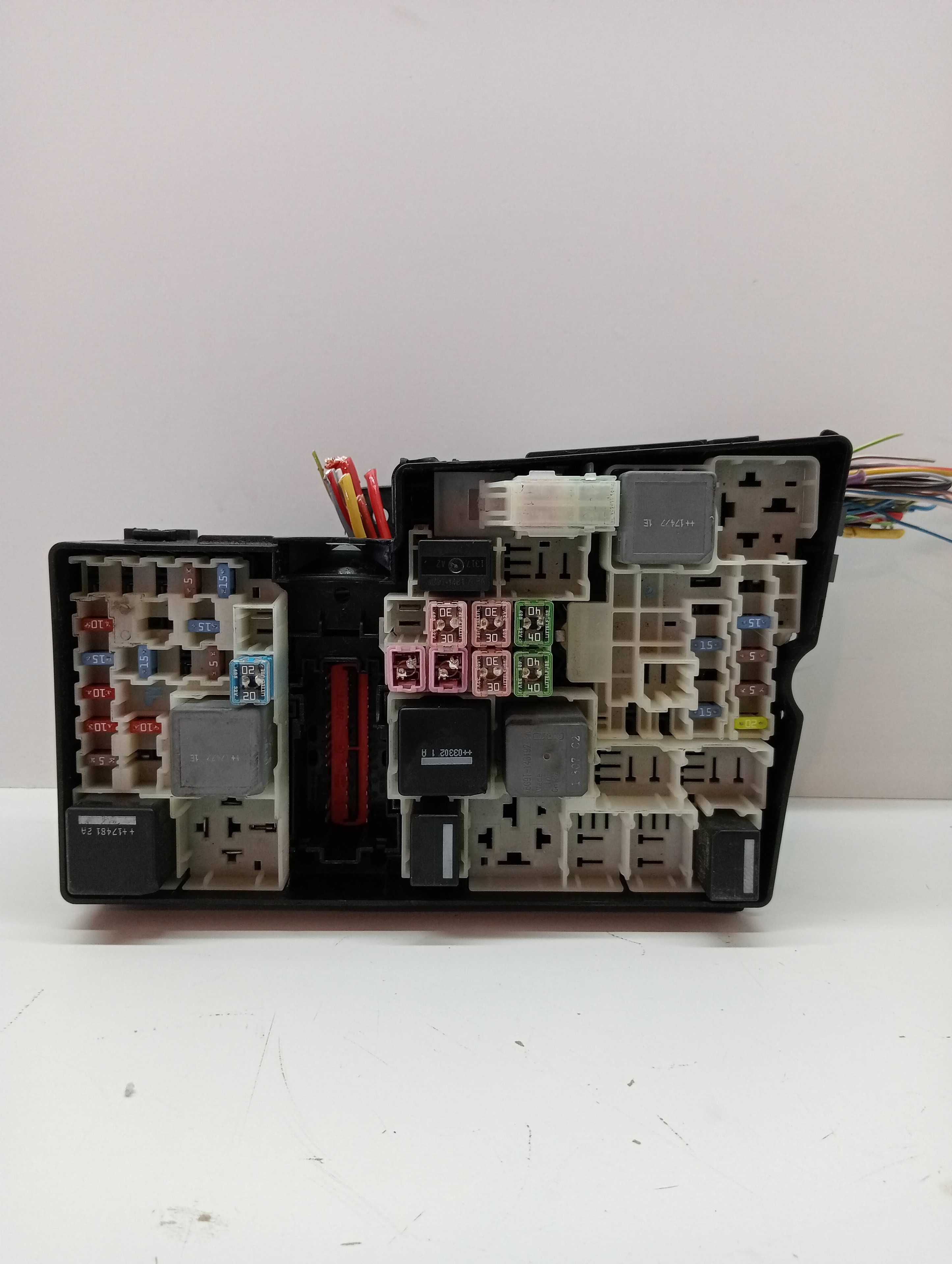 Relay/Fuse box FORD FOCUS LIM. (CB8)
