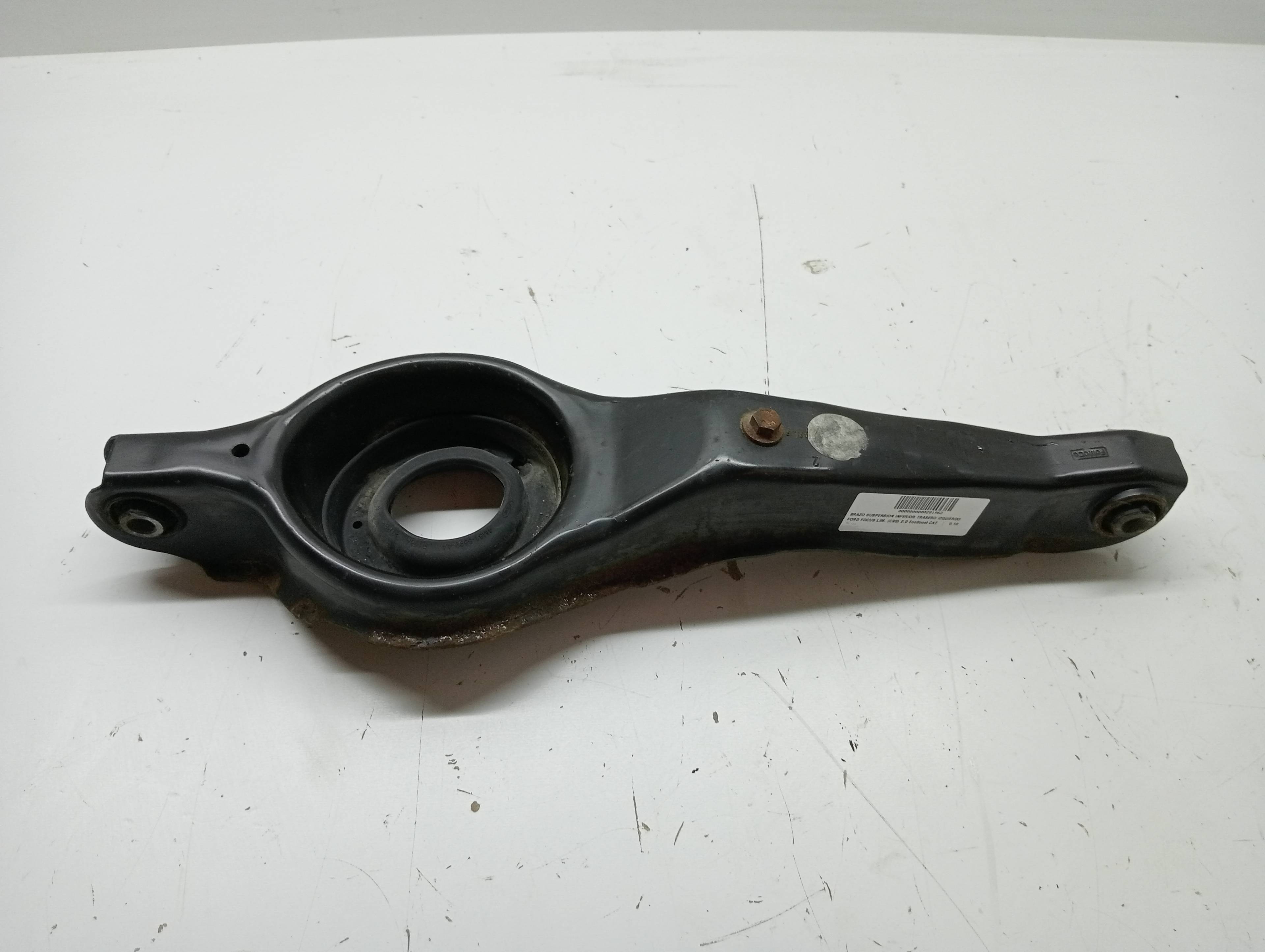 Braço de suspensão inferior traseiro esquerdo FORD FOCUS LIM. (CB8)
