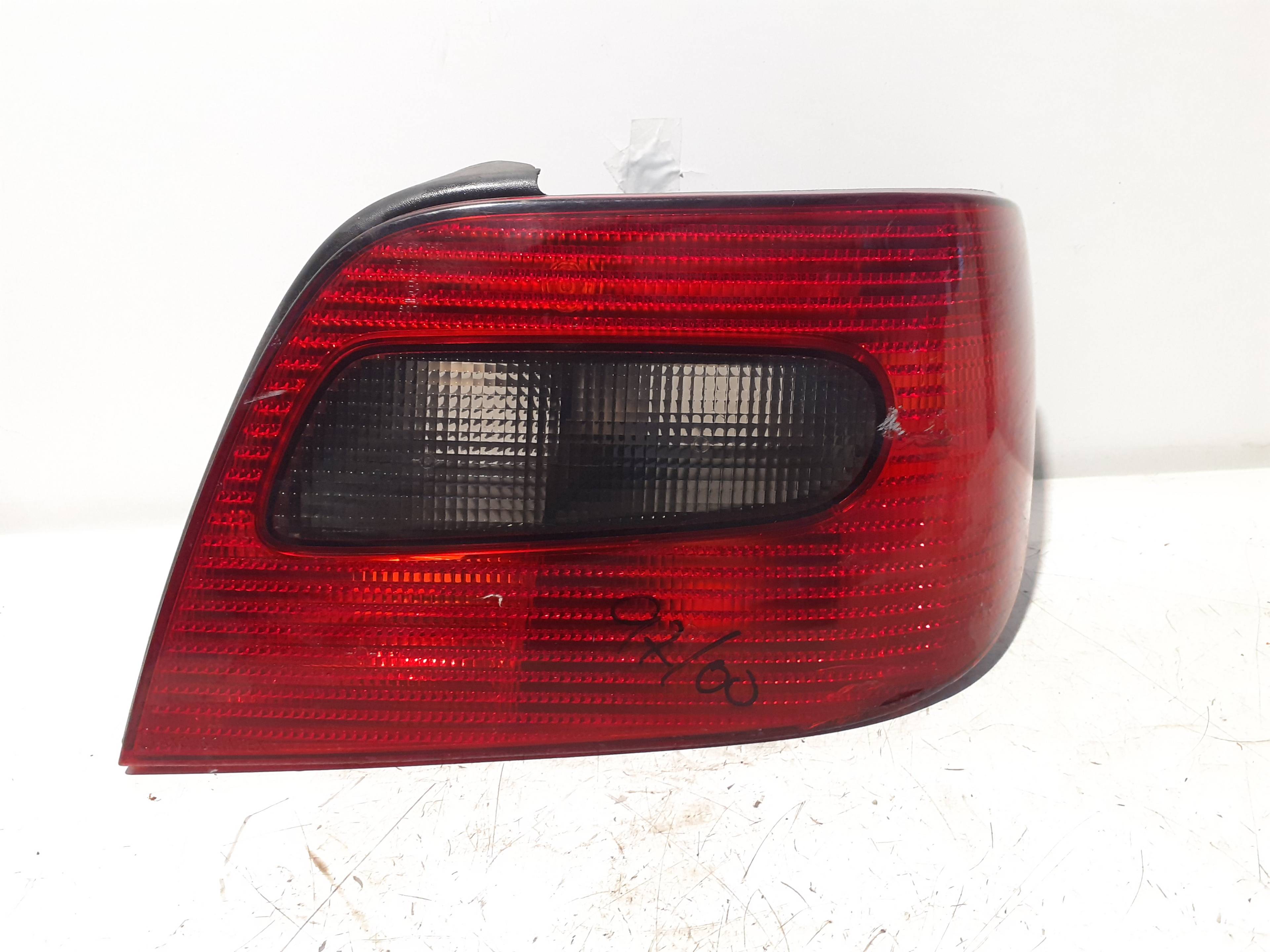 Feu arrière droit CITROEN XSARA BERLINA
