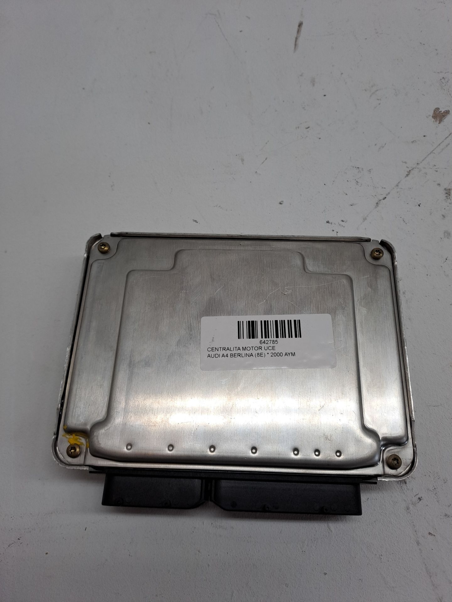 Calculateur moteur AUDI A4 BERLINA (8E)