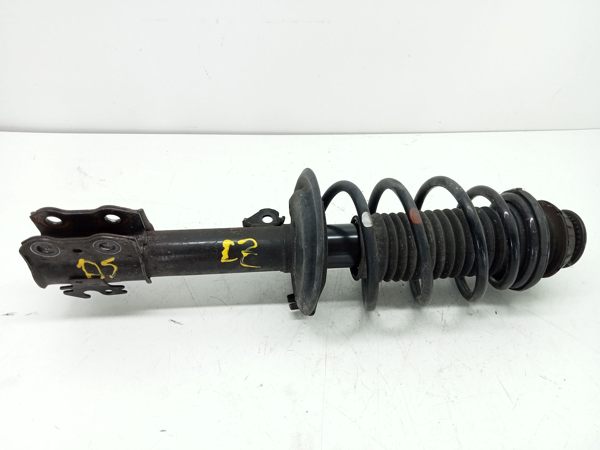 Front Left Shock Absorber TOYOTA YARIS