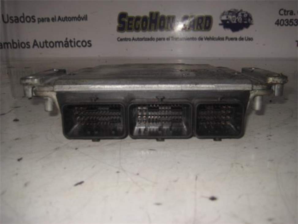 Calculateur moteur RENAULT LAGUNA II GRANDTOUR (KG0)
