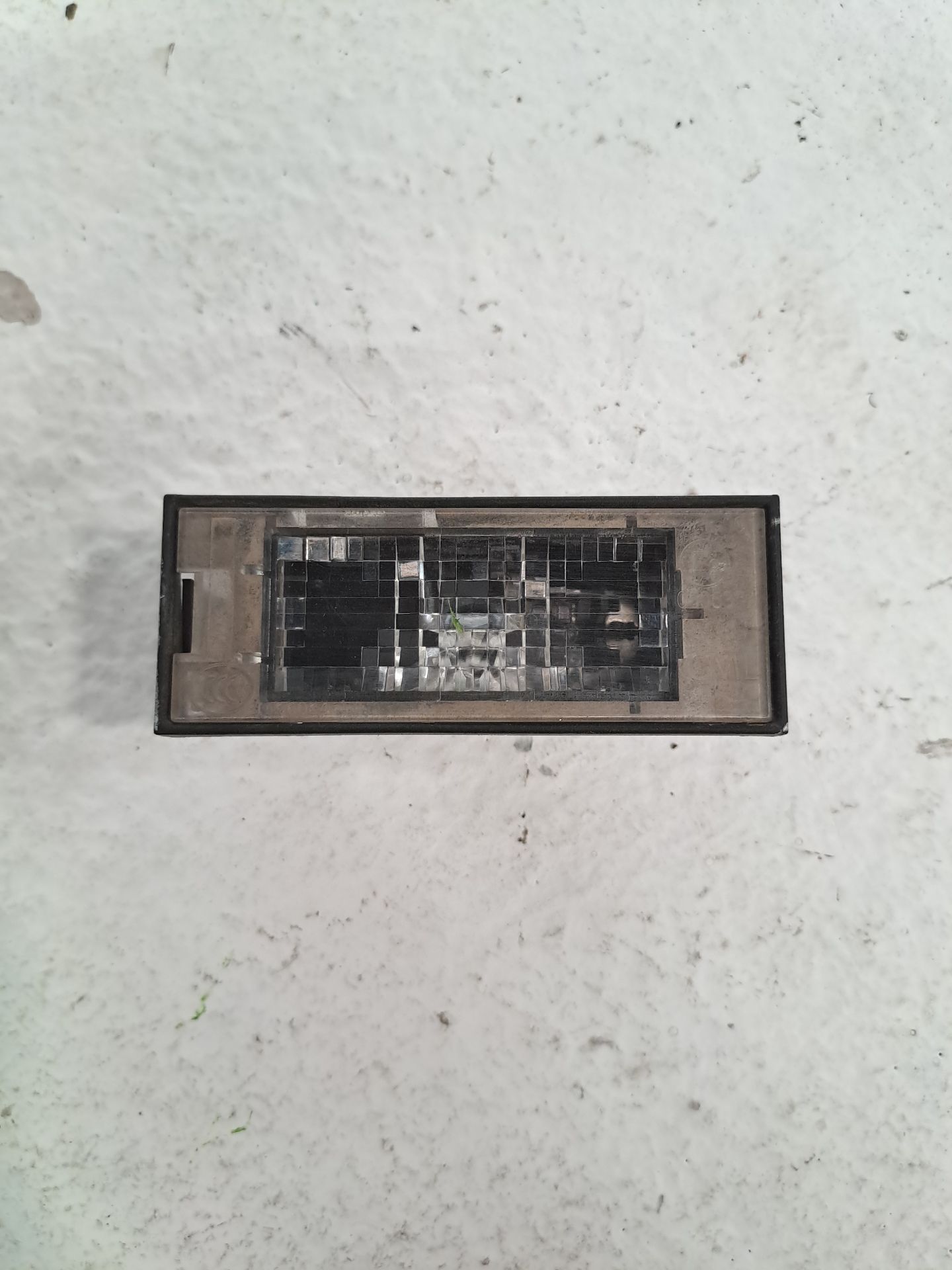 Éclairage de plaque RENAULT MEGANE III HATCHBACK (BZ0/1_, B3_)