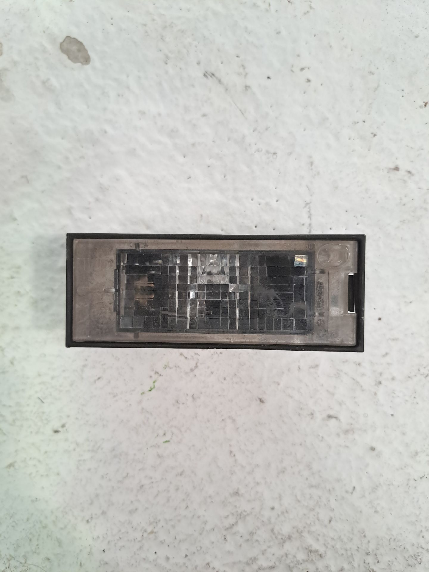 Éclairage de plaque RENAULT MEGANE III HATCHBACK (BZ0/1_, B3_)