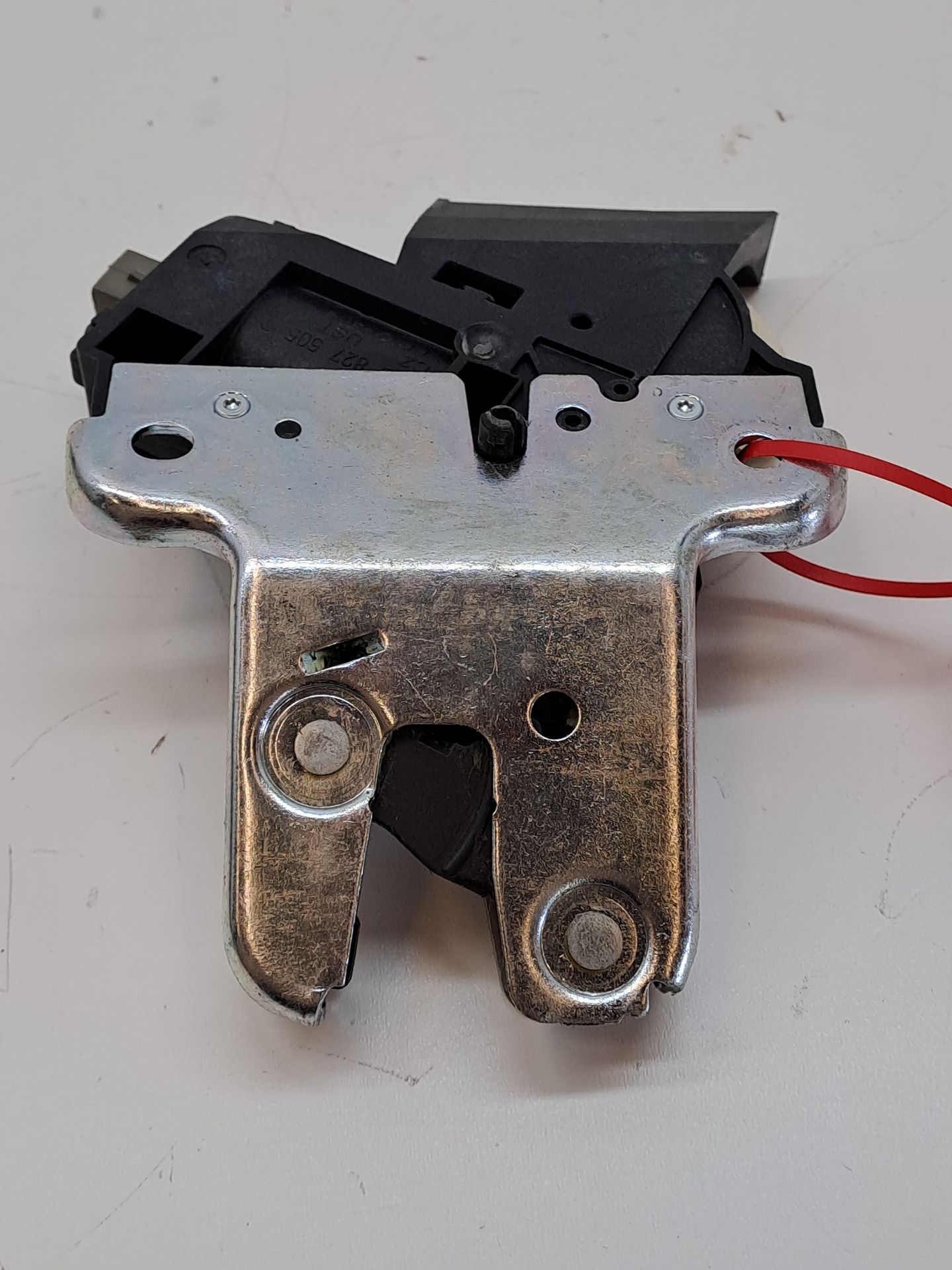 CERRADURA MALETERO / PORTON SEAT EXEO BERLINA (3R2)