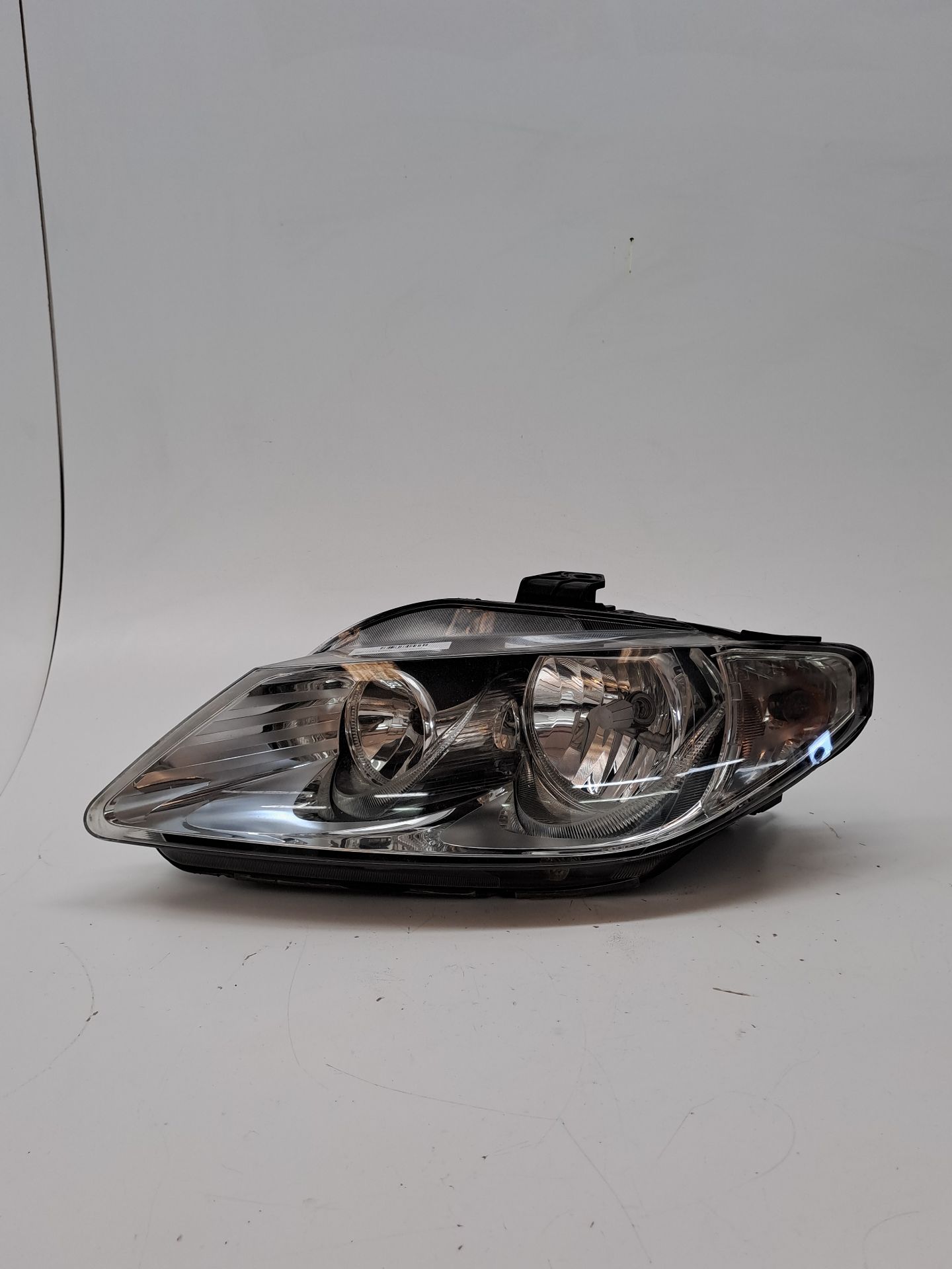 Scheinwerfer links SEAT EXEO BERLINA (3R2)