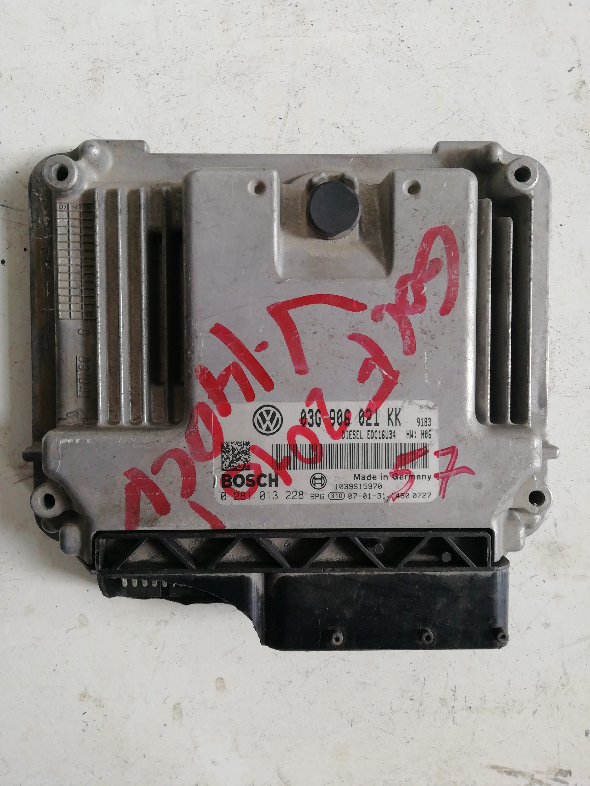 Central do motor UCE VOLKSWAGEN GOLF V BERLINA (1K1)