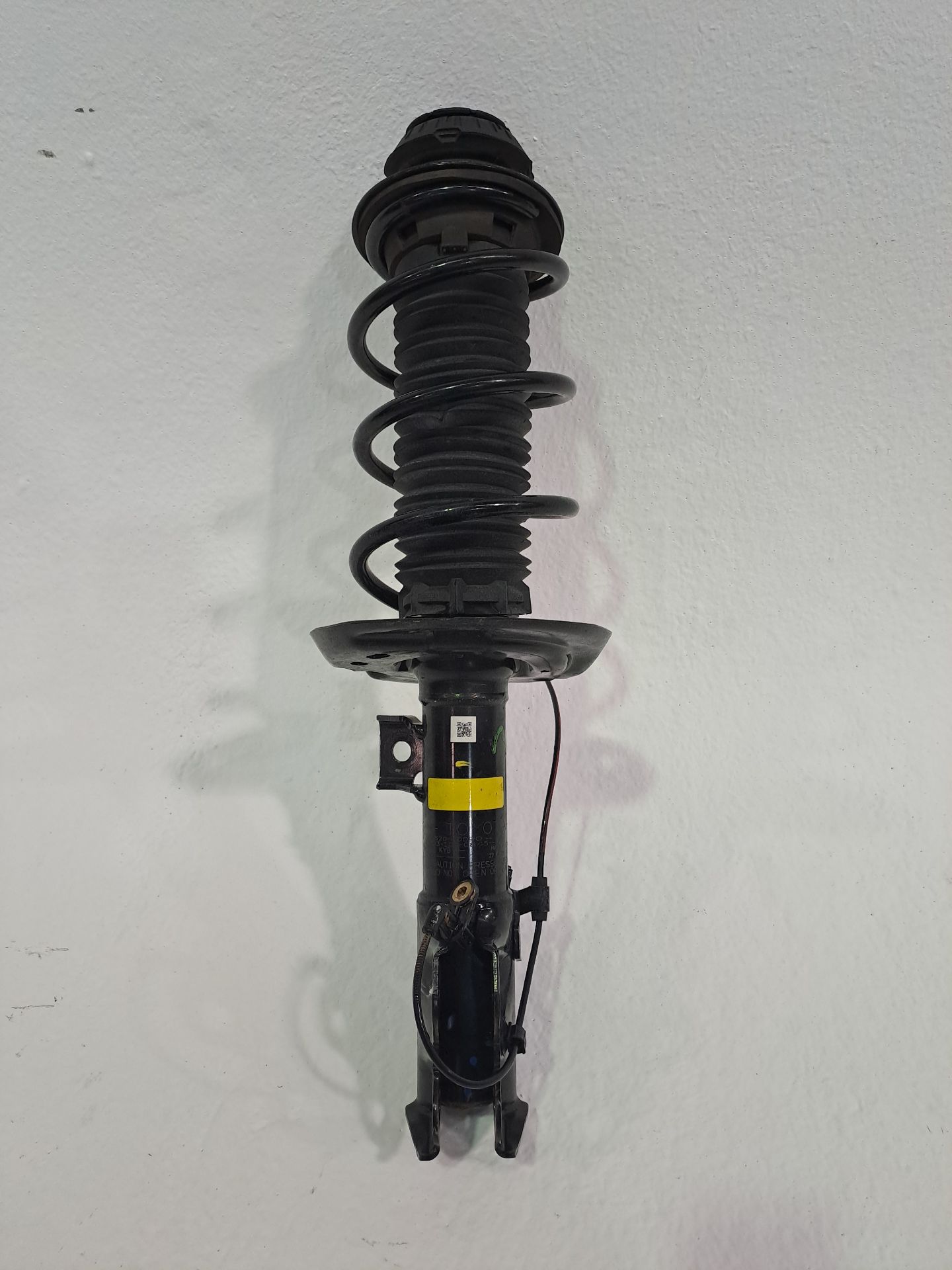Front Right Shock Absorber TOYOTA YARIS