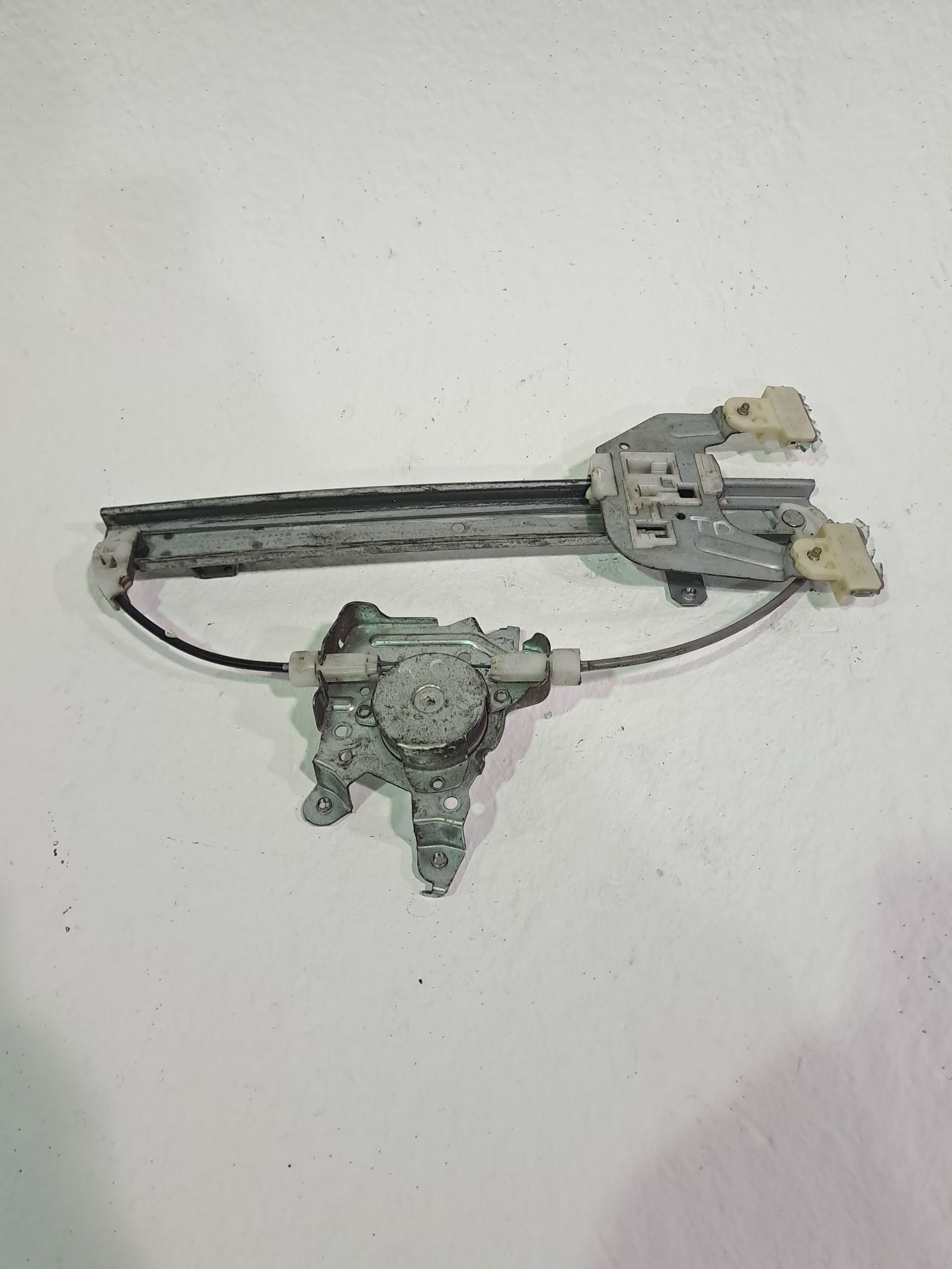 Rear right window regulator NISSAN X-TRAIL (T30)