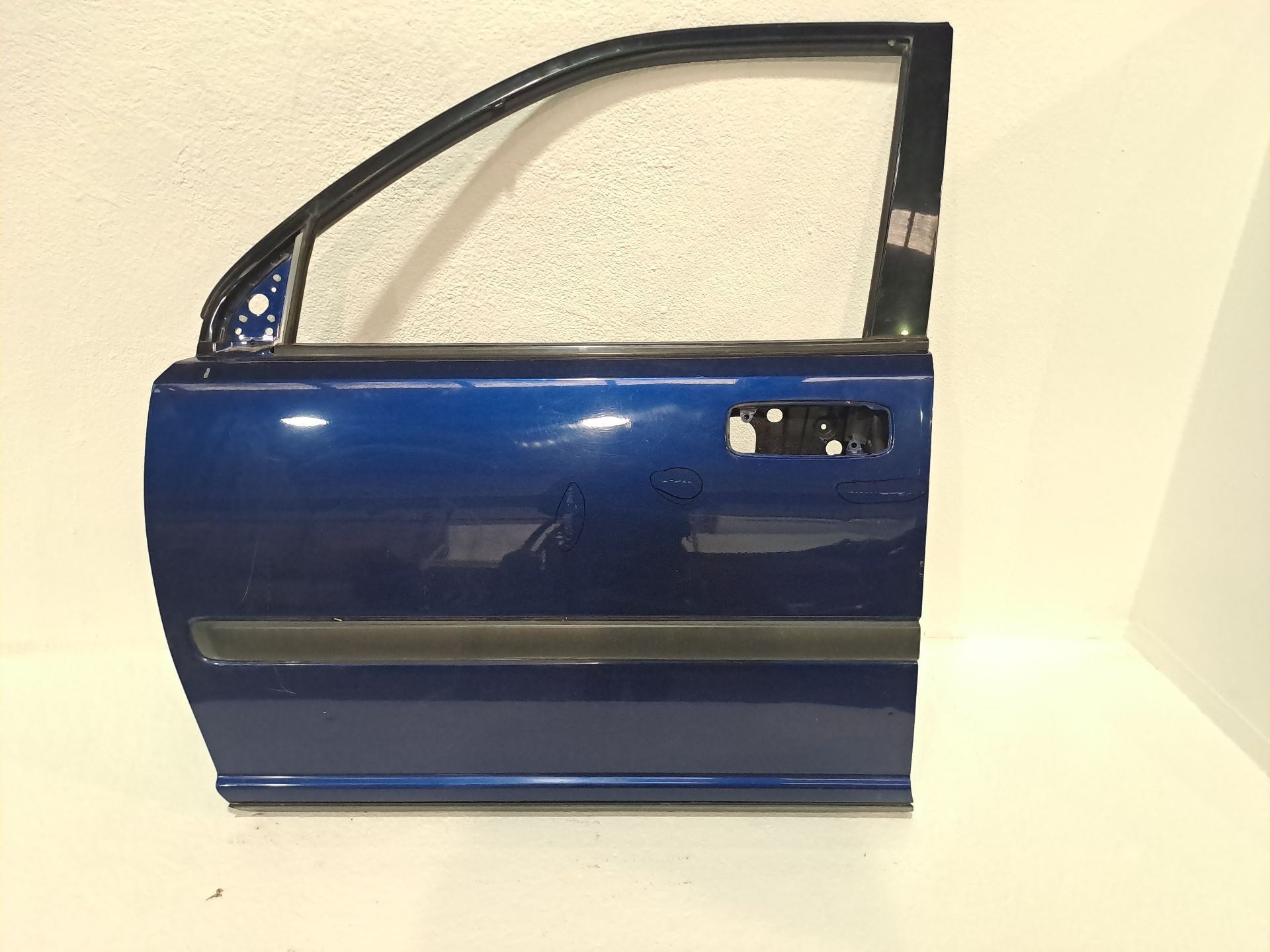 Front Door Left NISSAN X-TRAIL (T30)