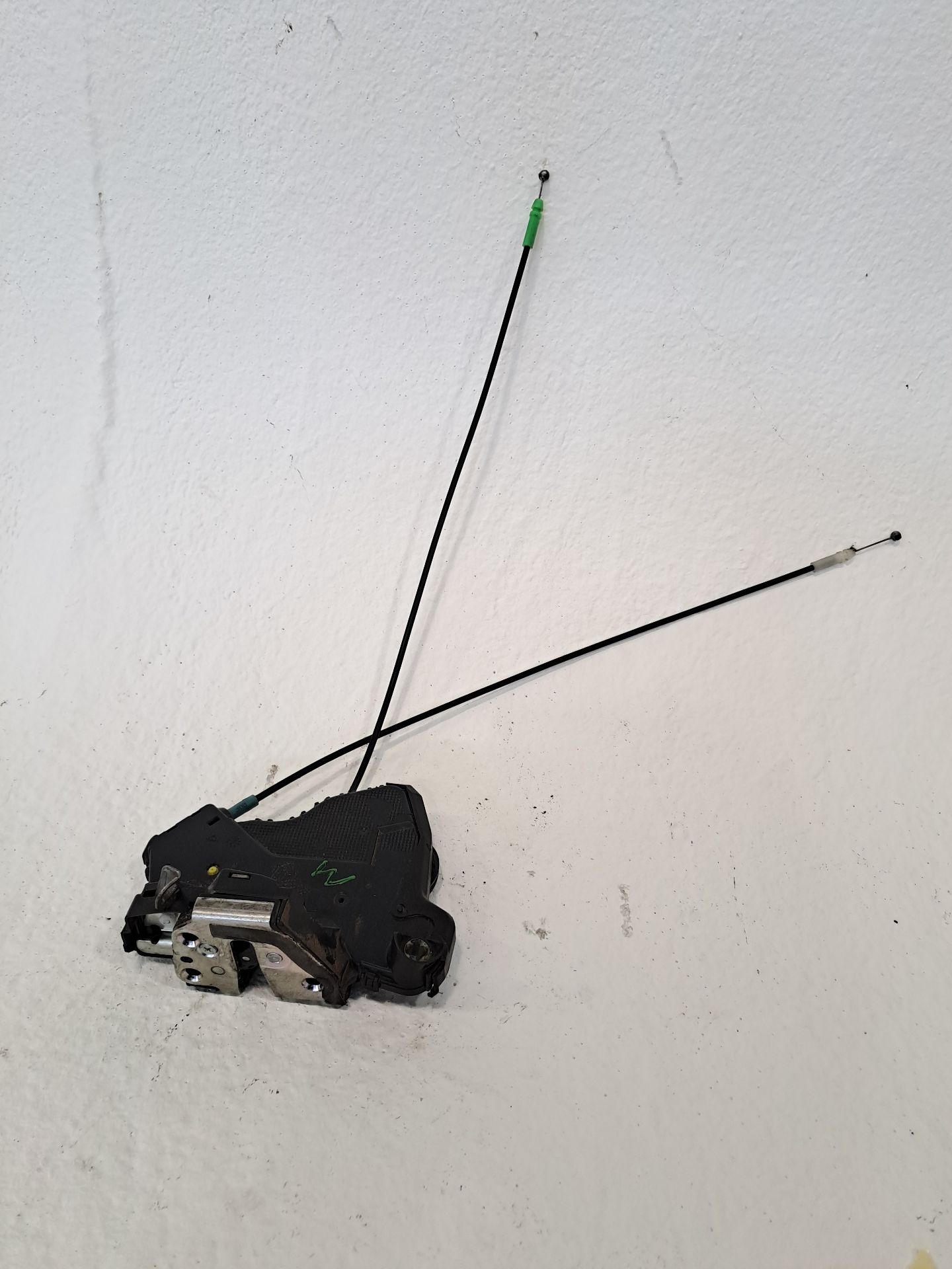 Front left door lock TOYOTA RAV 4 (A3)