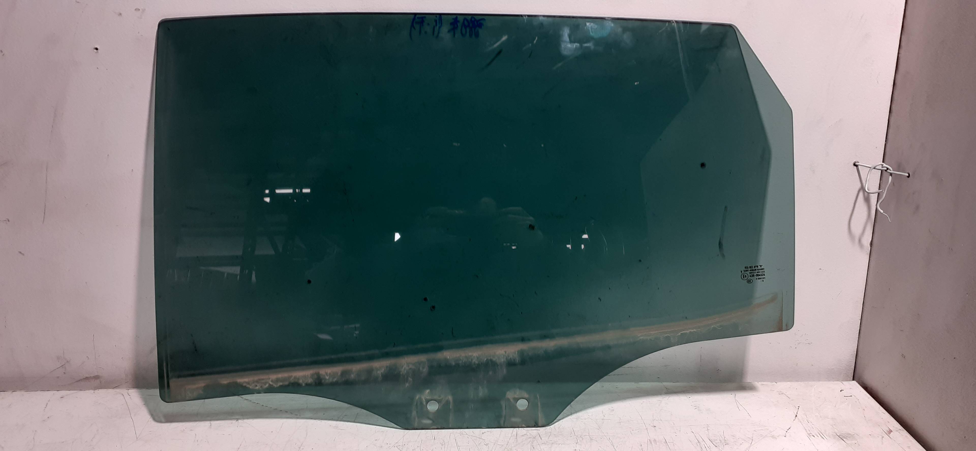 Vidro porta traseira esquerda SEAT LEON (5F1)