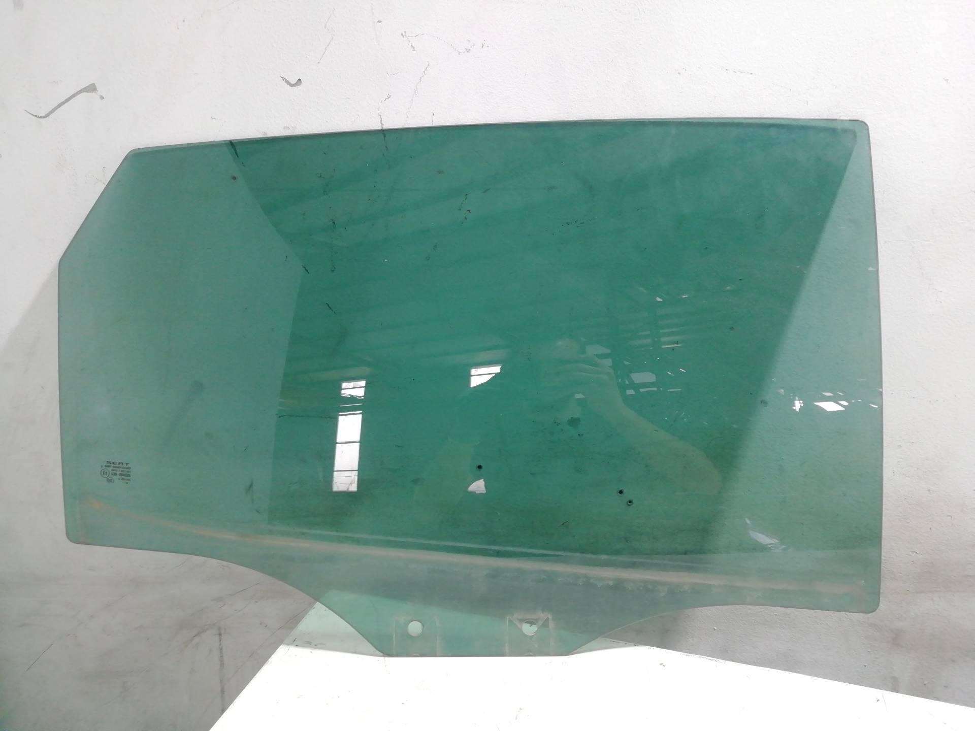 LUNA TRASERA DERECHA SEAT LEON (5F1)