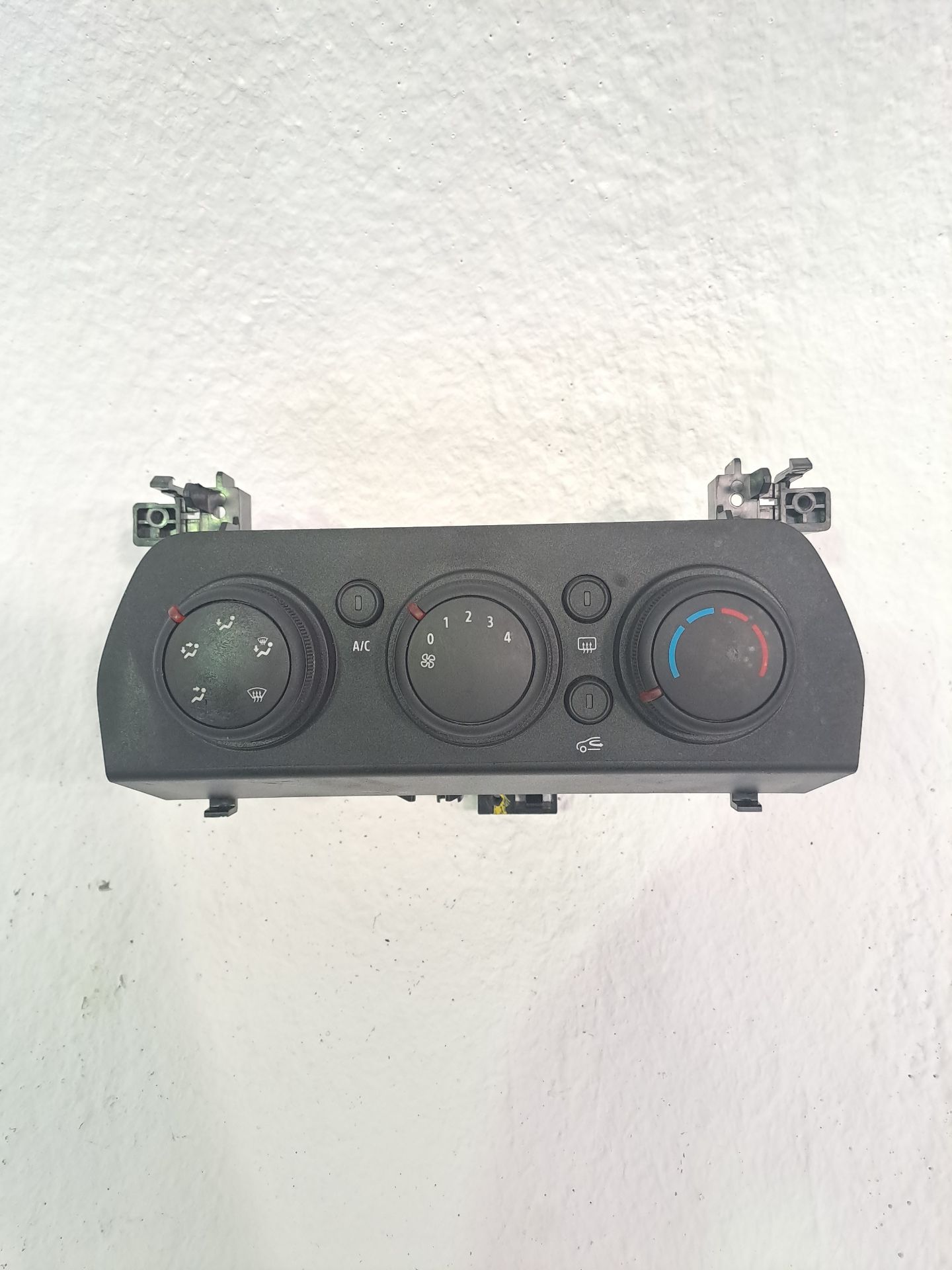 MANDO CLIMATIZADOR DACIA SANDERO III