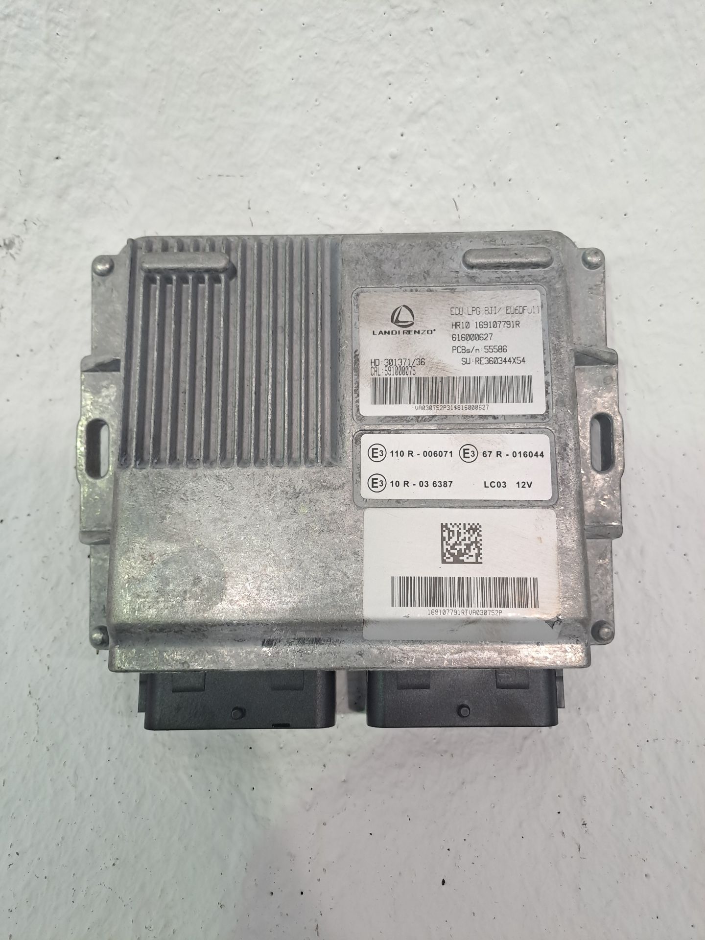Engine control unit ECU DACIA SANDERO III