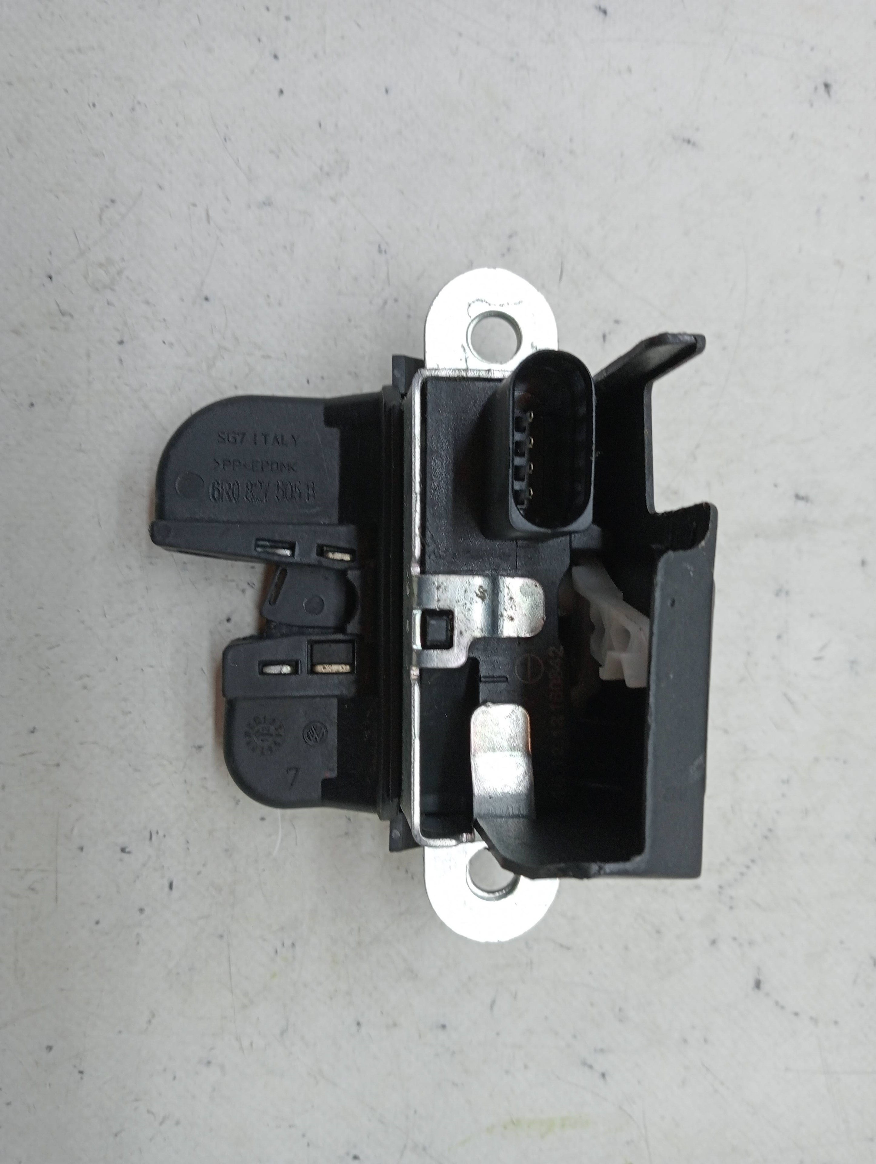 Boot/Tailgate lock VOLKSWAGEN POLO (6R1)