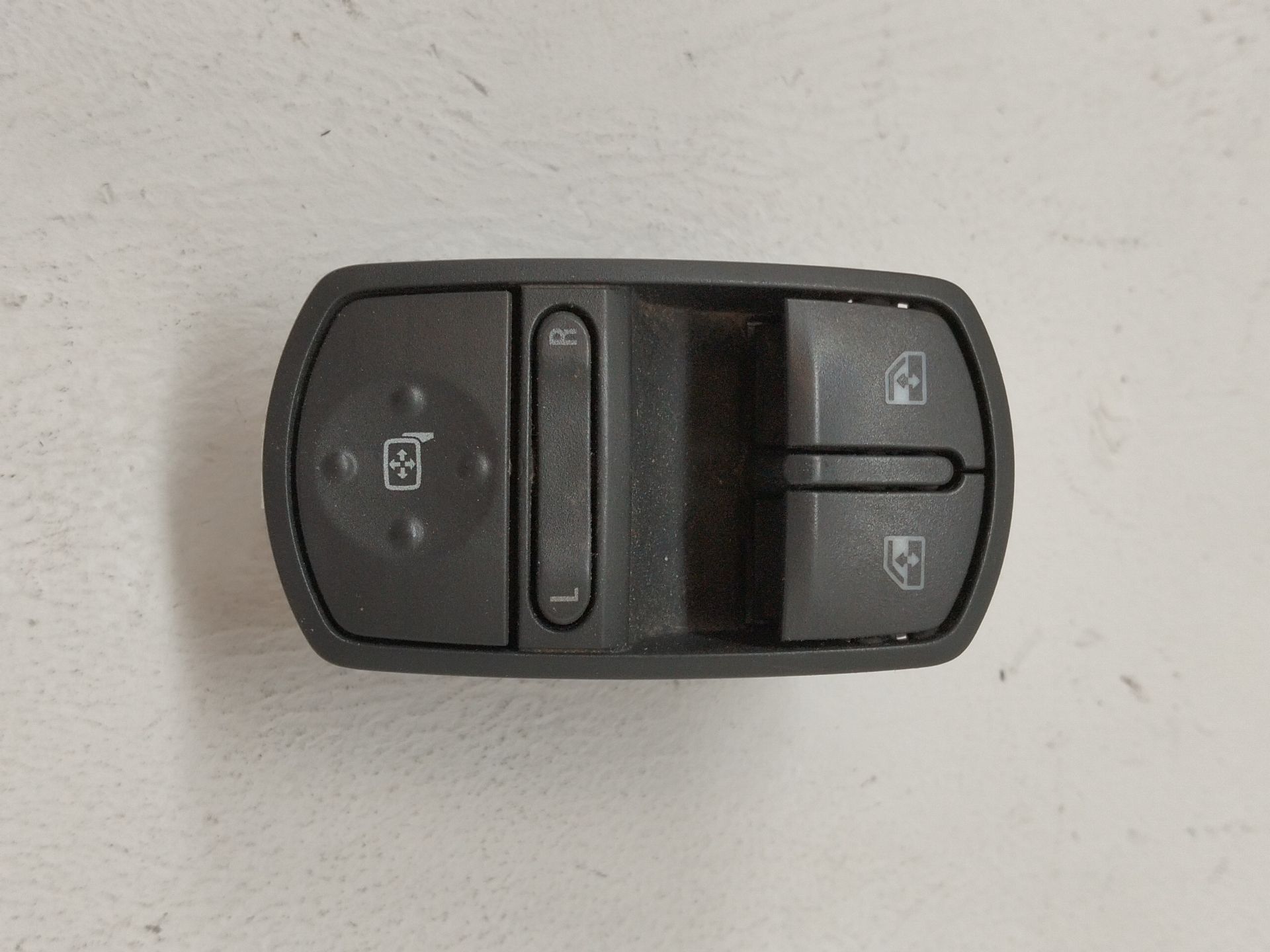 Comando alzacristallo anteriore sinistro OPEL CORSA D