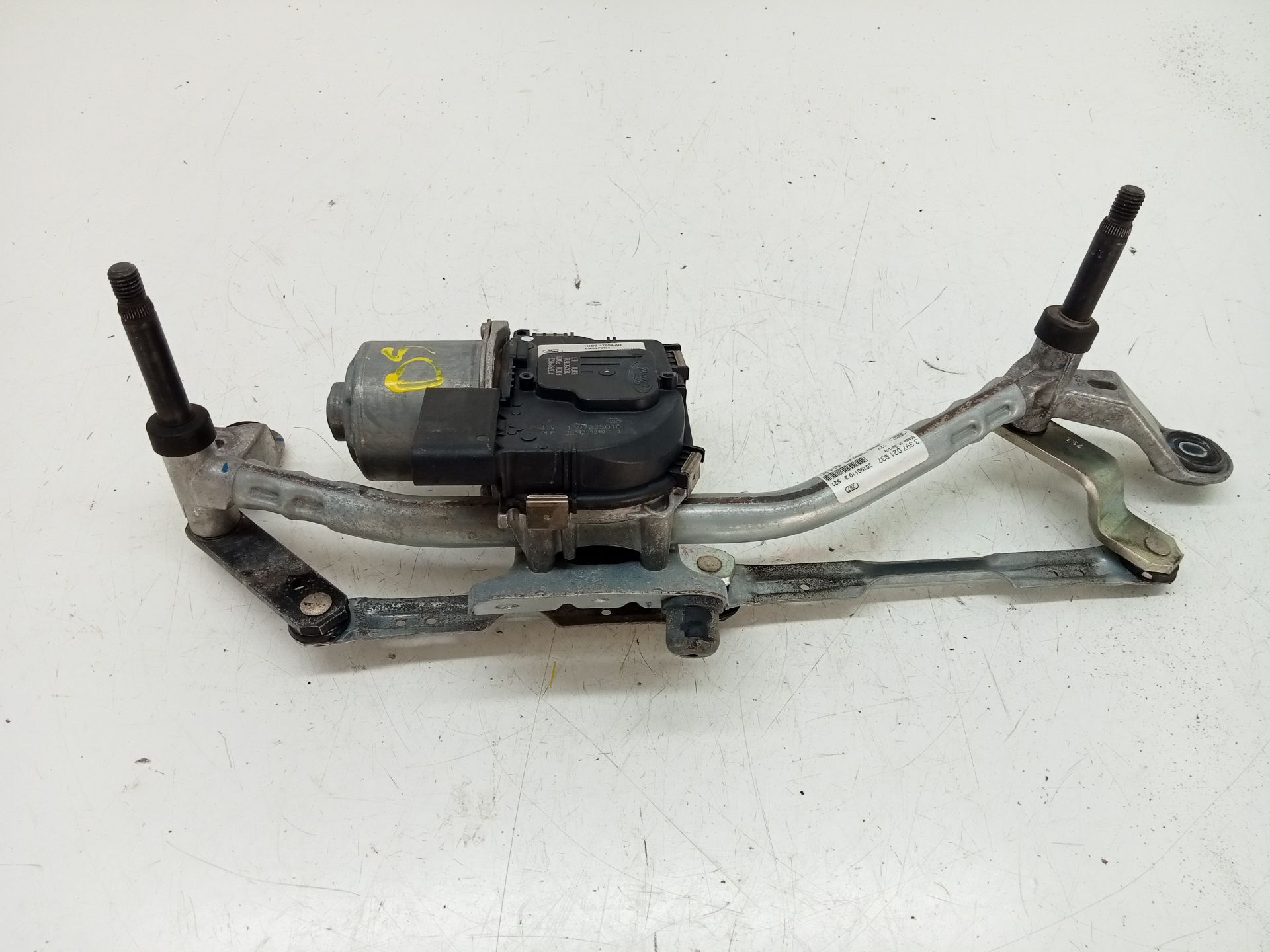 Scheibenwischermotor vorne FORD FIESTA (CE1)
