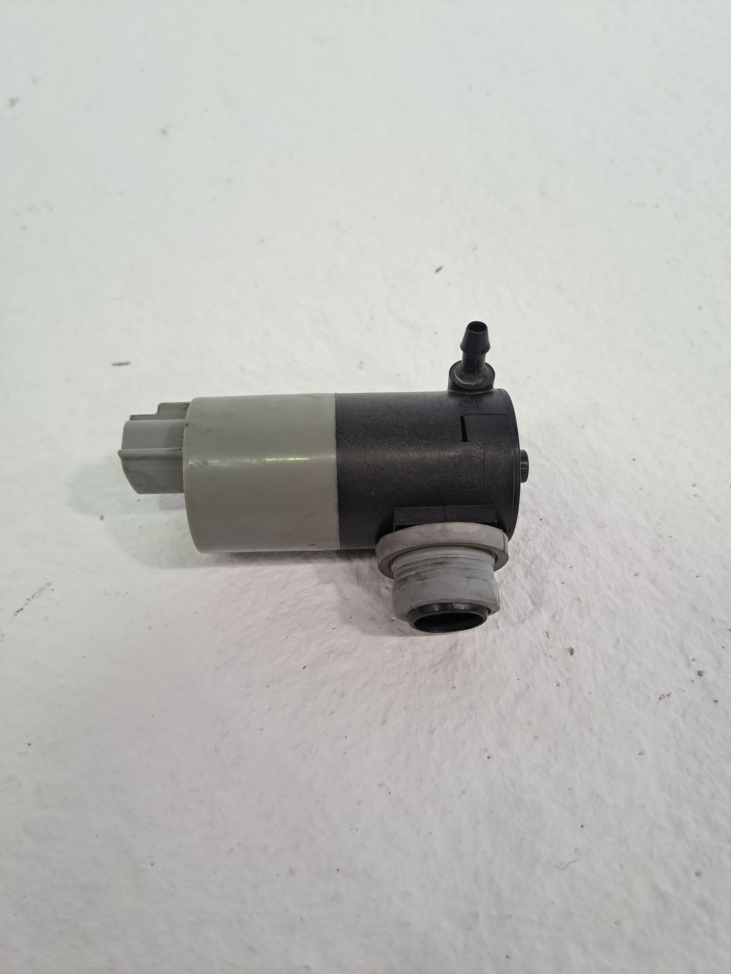 Washer Pump TOYOTA AVENSIS SEDÁN (_T27_)