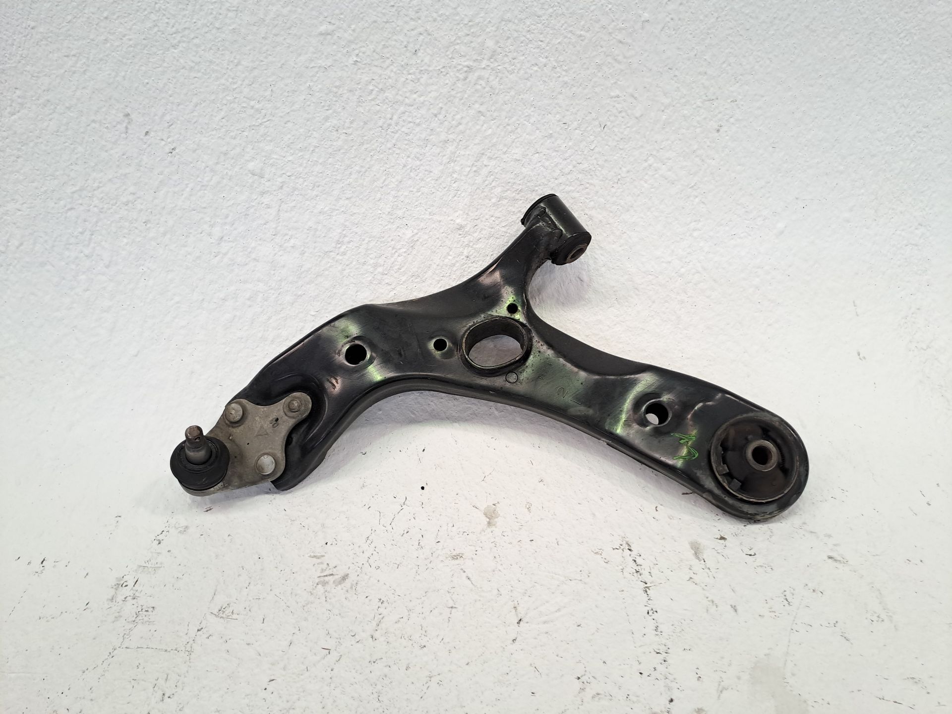 Querlenker unten vorne links TOYOTA AVENSIS SEDÁN (_T27_)