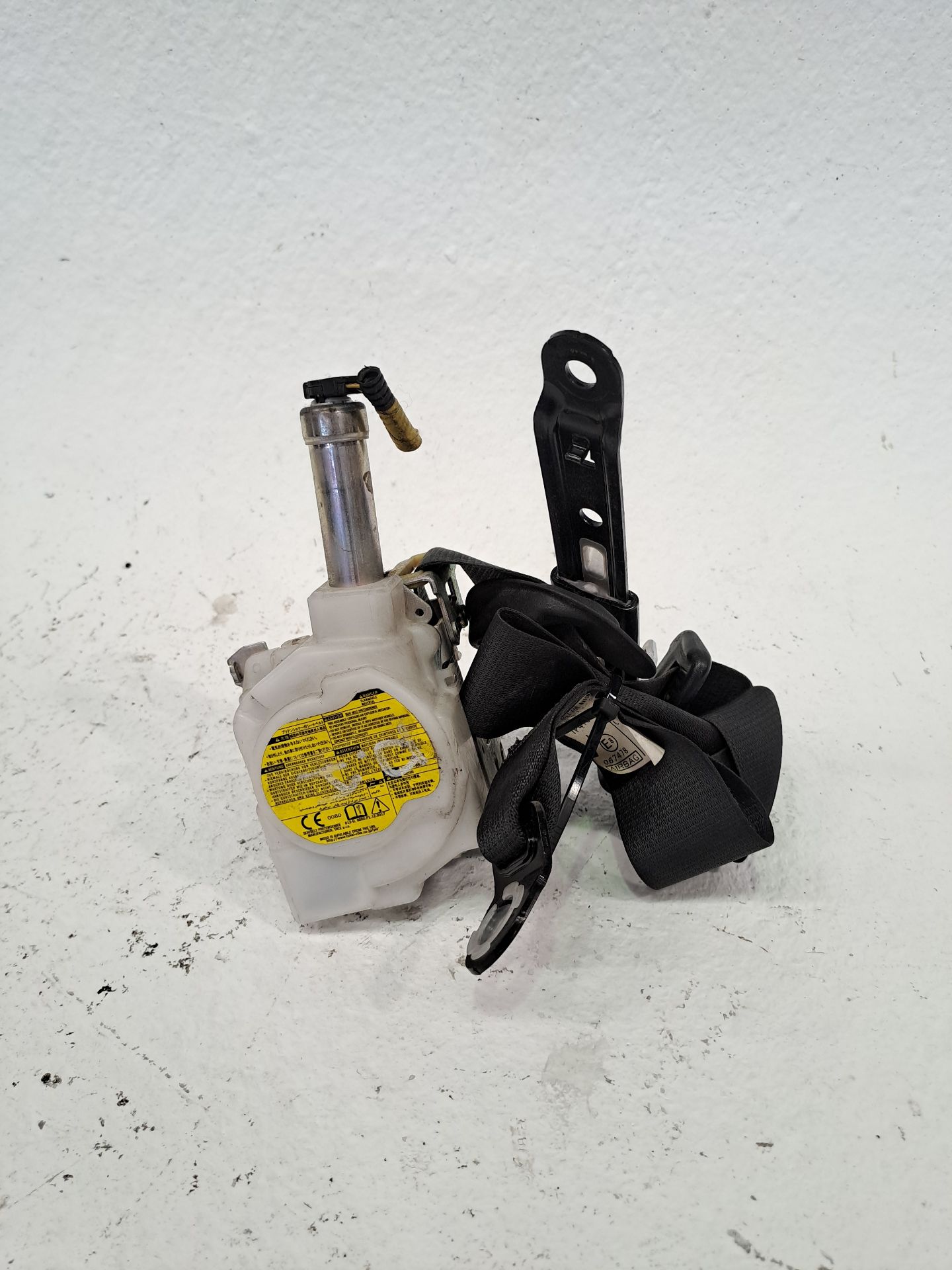 Cinto de segurança dianteiro esquerdo TOYOTA AVENSIS SEDÁN (_T27_)