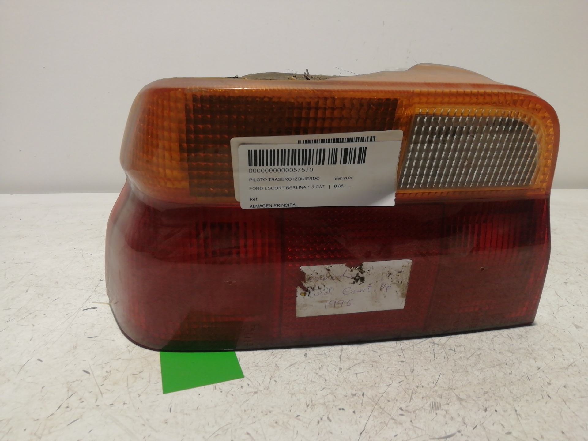 Farol traseiro esquerdo FORD ESCORT BERLINA