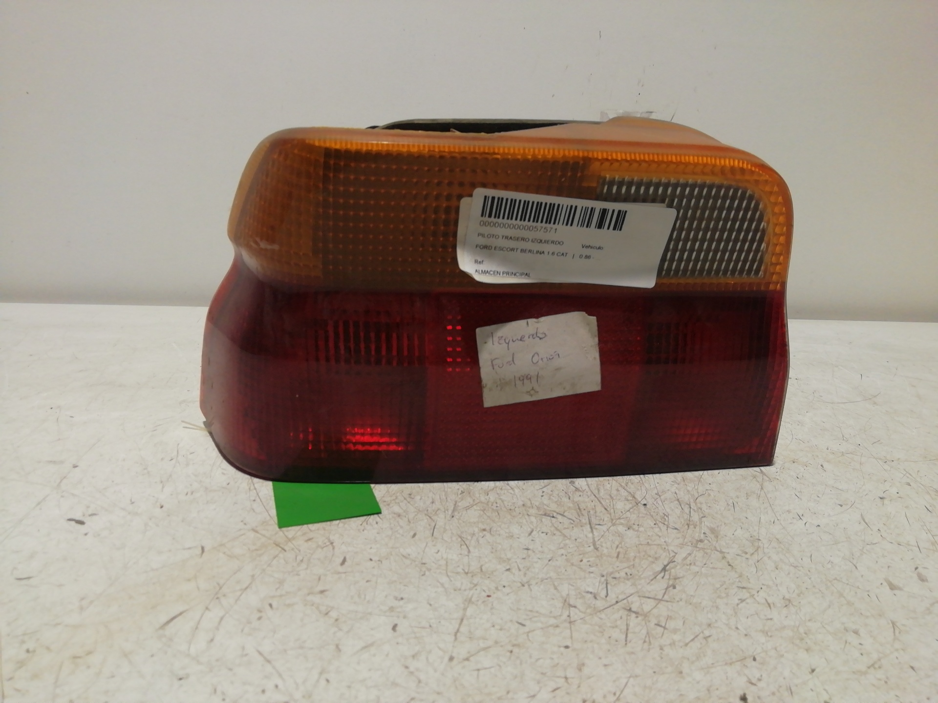 Farol traseiro esquerdo FORD ESCORT BERLINA