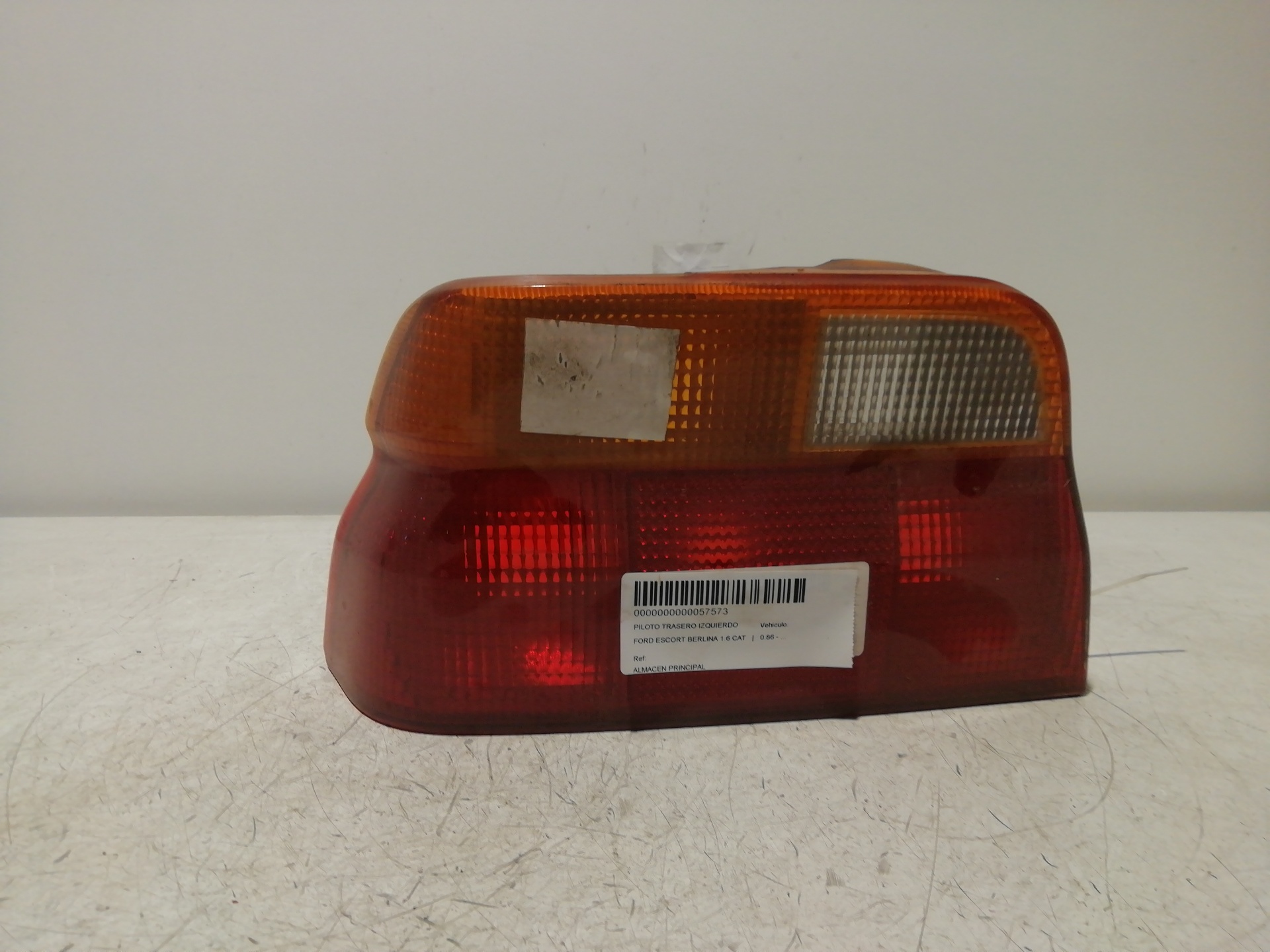 Farol traseiro esquerdo FORD ESCORT BERLINA
