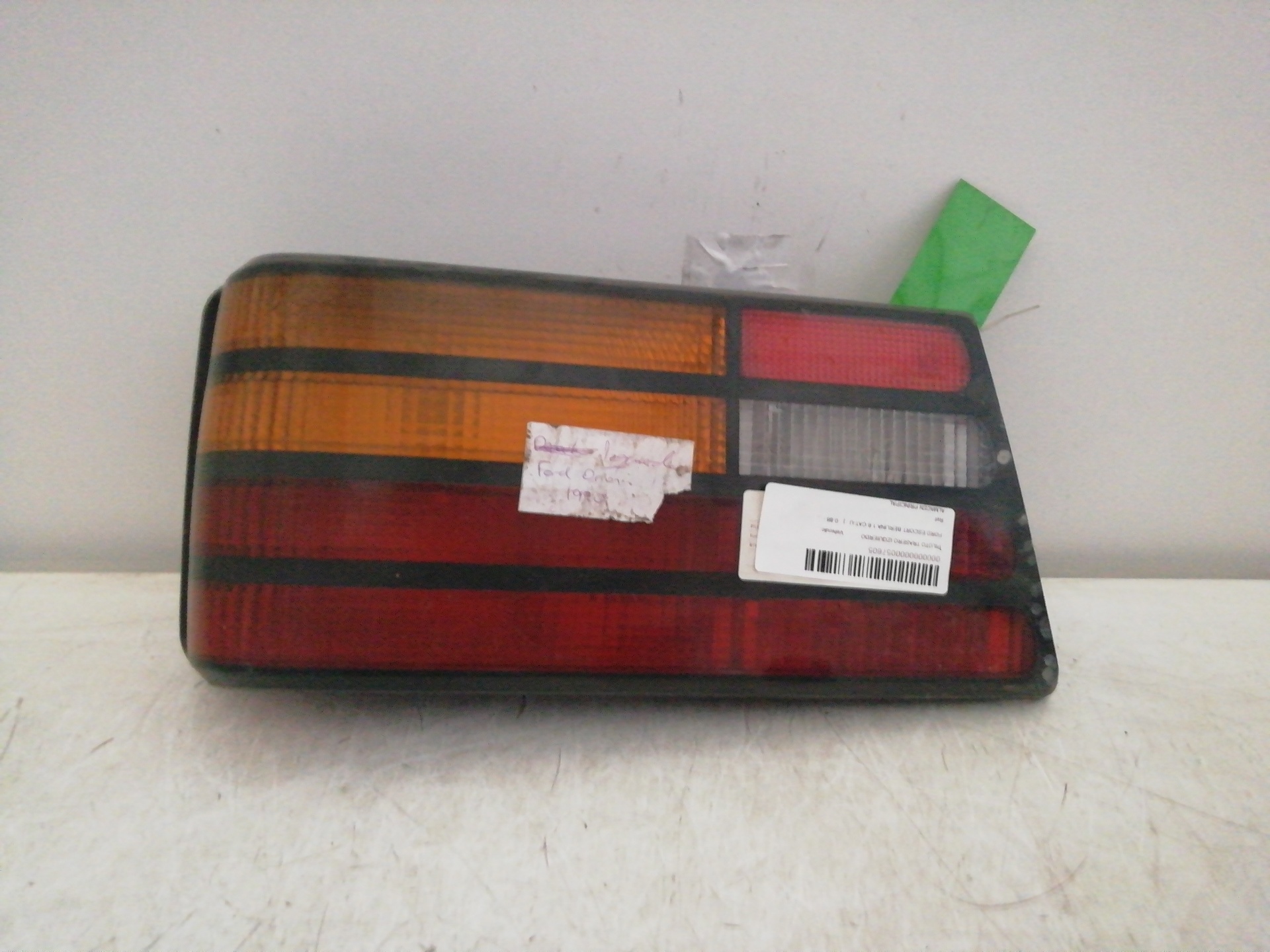 Farol traseiro esquerdo FORD ESCORT BERLINA